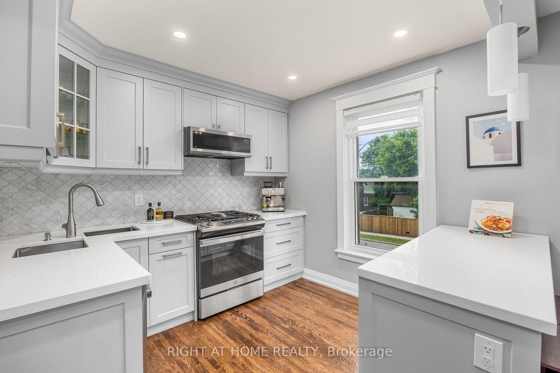 Photo 22 of 164 Elgin Street E, Oshawa, O'Neill — HOMEH