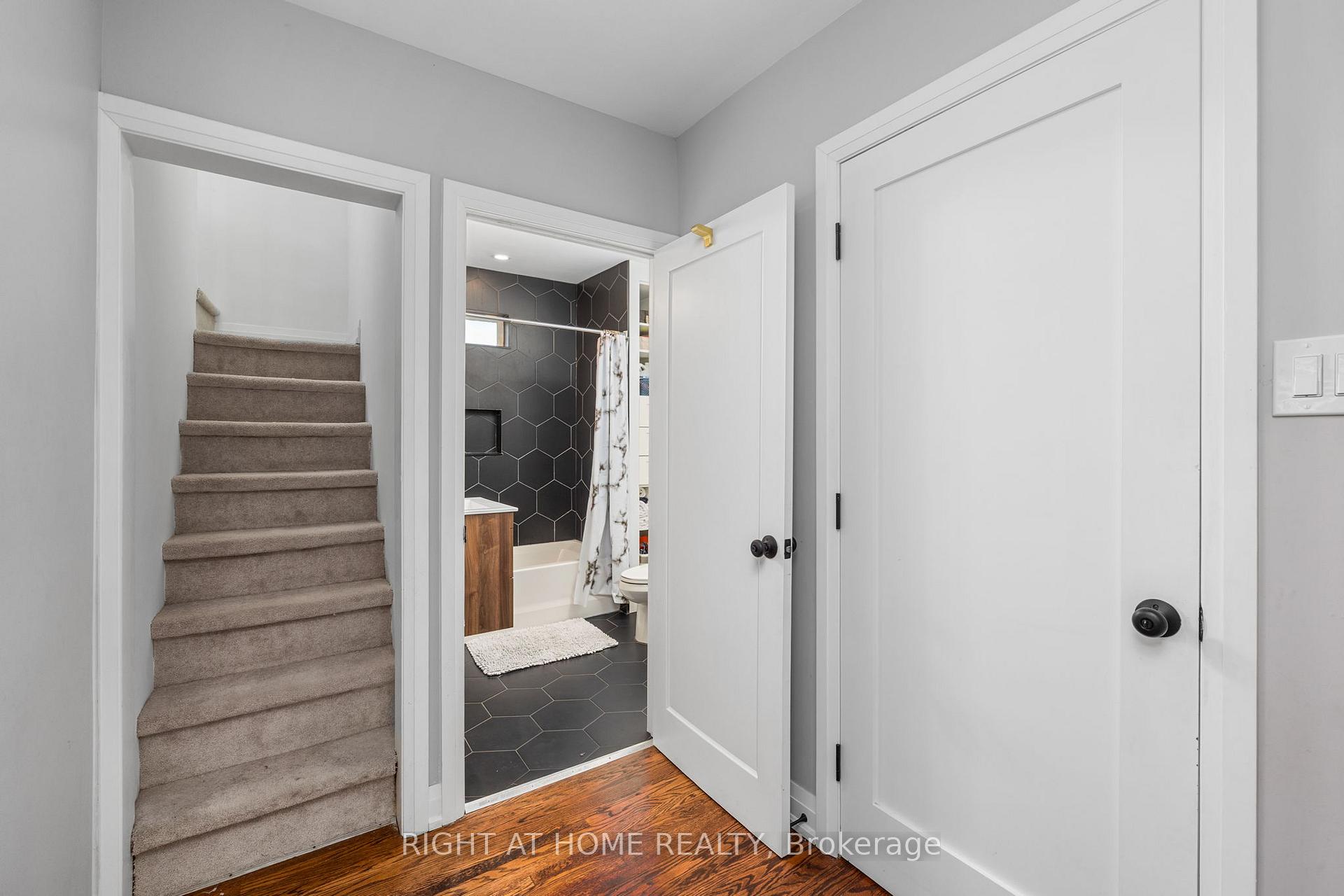 Photo 29 of 164 Elgin Street E, Oshawa, O'Neill — HOMEH