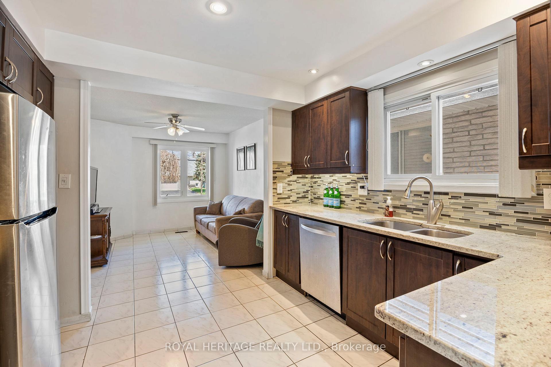 Photo 11 of 1752 Shadybrook Drive, Pickering, Amberlea — HOMEH
