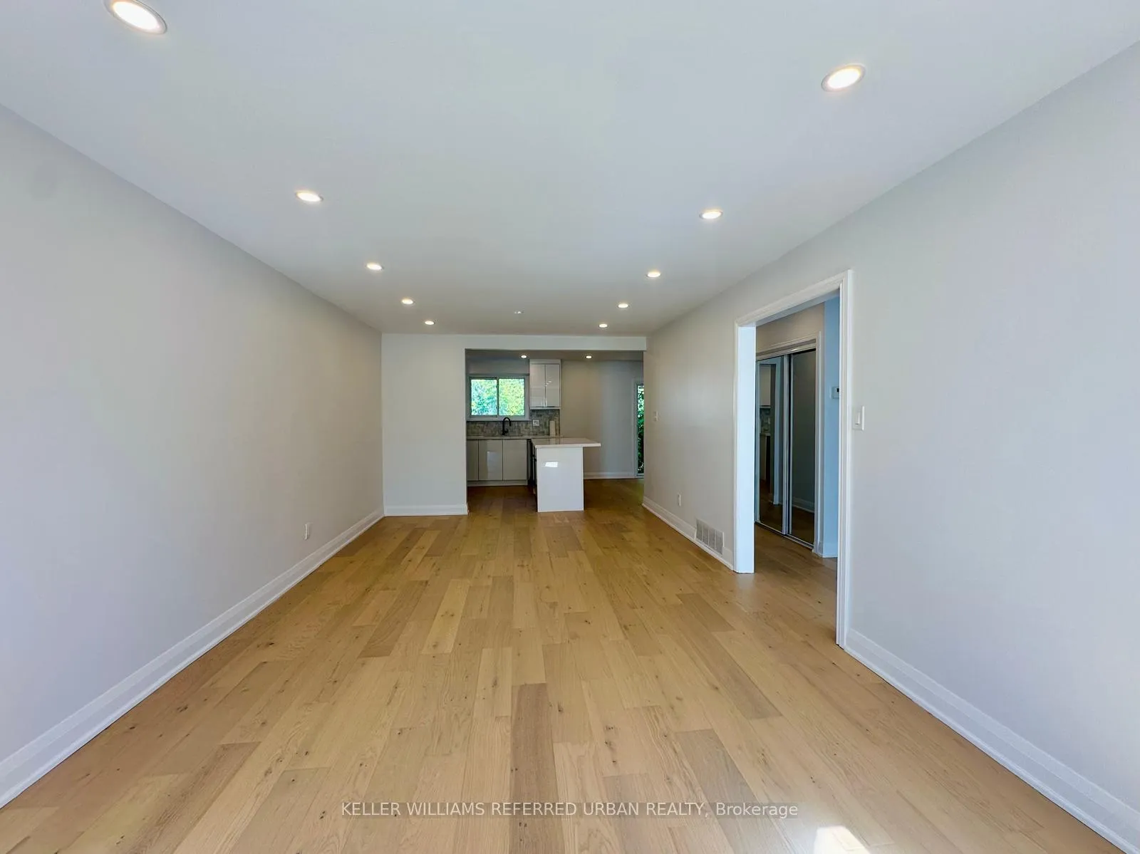 Photo 3 of Unit MAIN, 906 Marinet Crescent, Pickering, West Shore — HOMEH