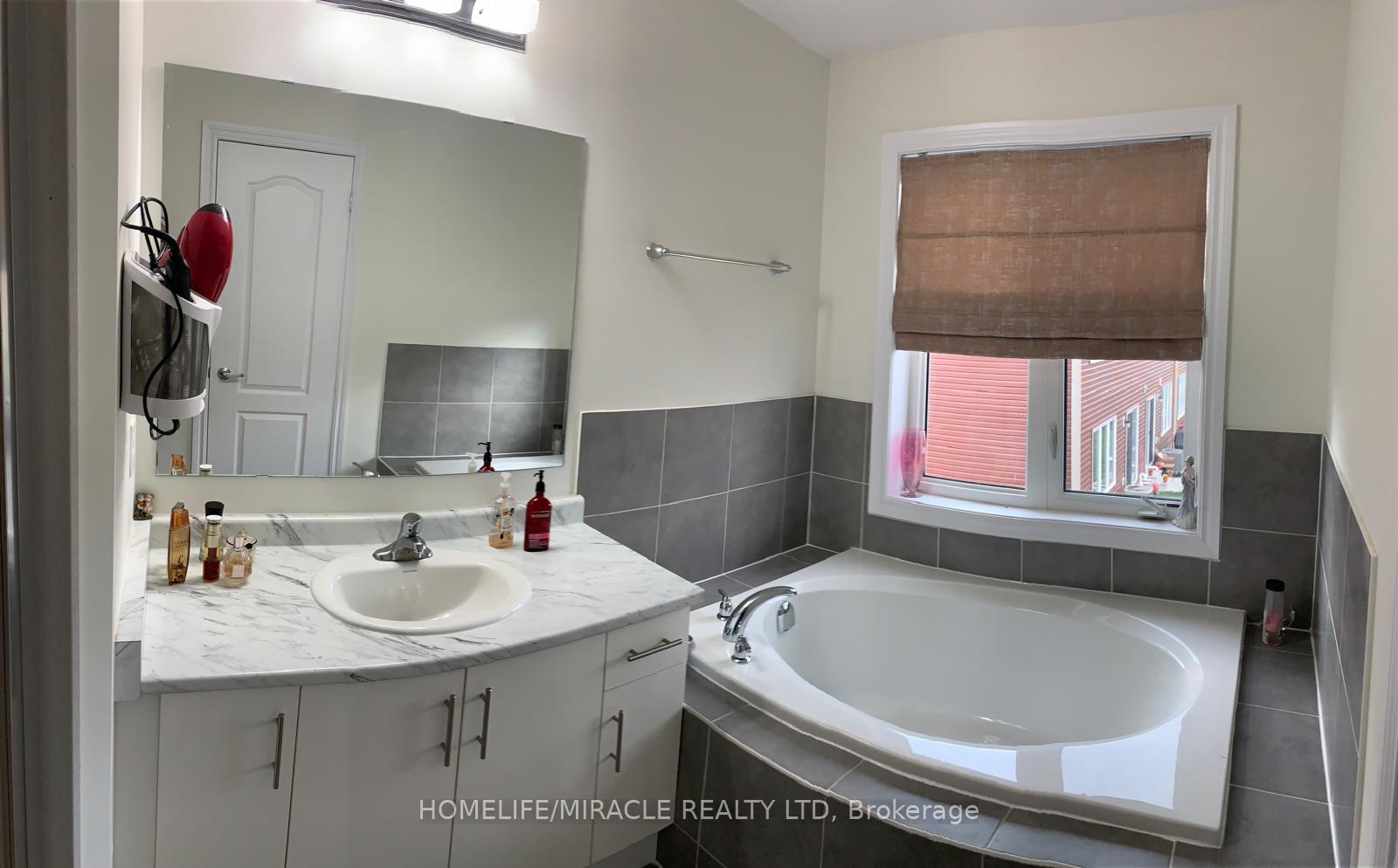 Photo 14 of 100 Nearco Gate, Oshawa, Windfields — HOMEH