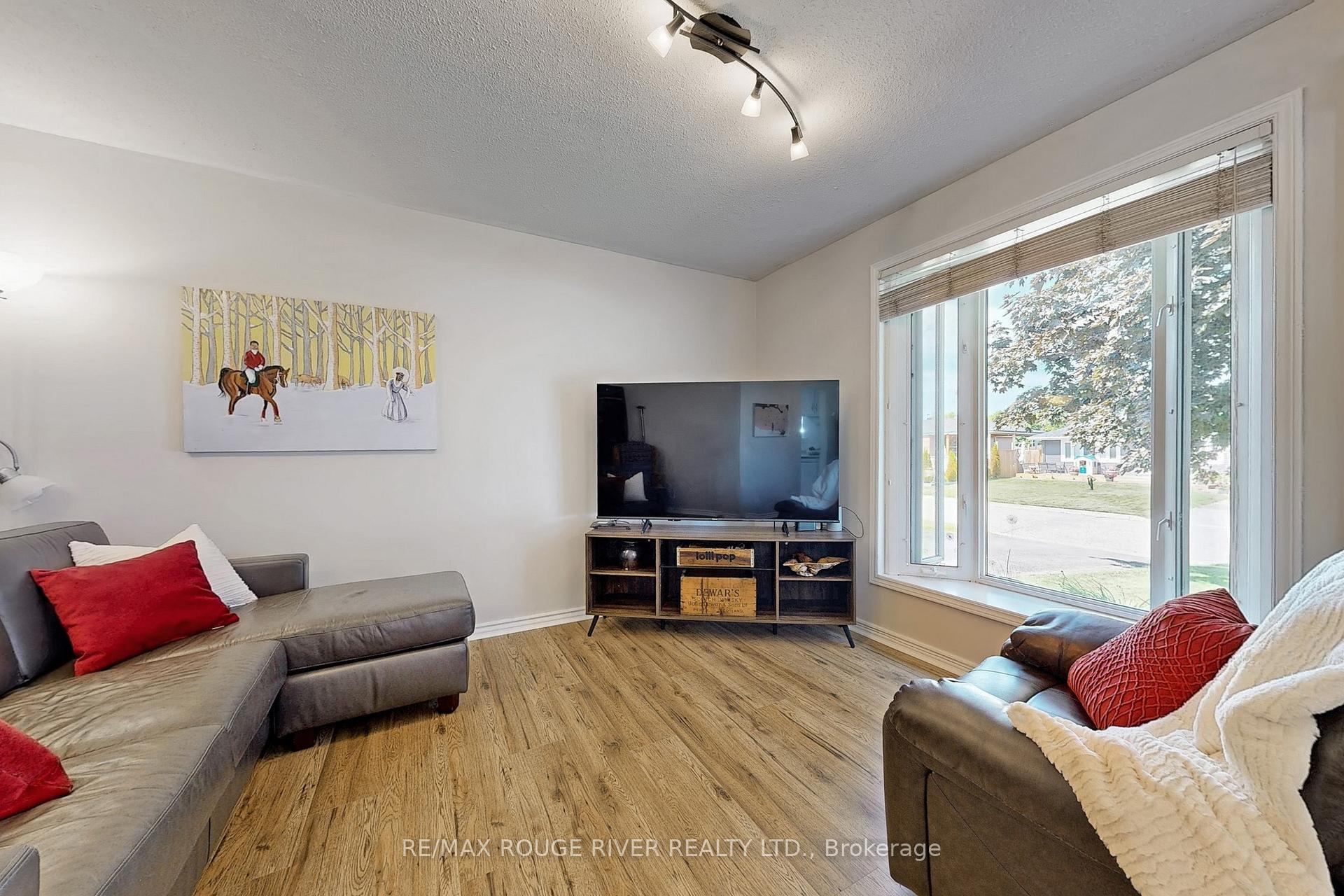Photo 6 of 834 Miriam Road, Pickering, Bay Ridges — HOMEH
