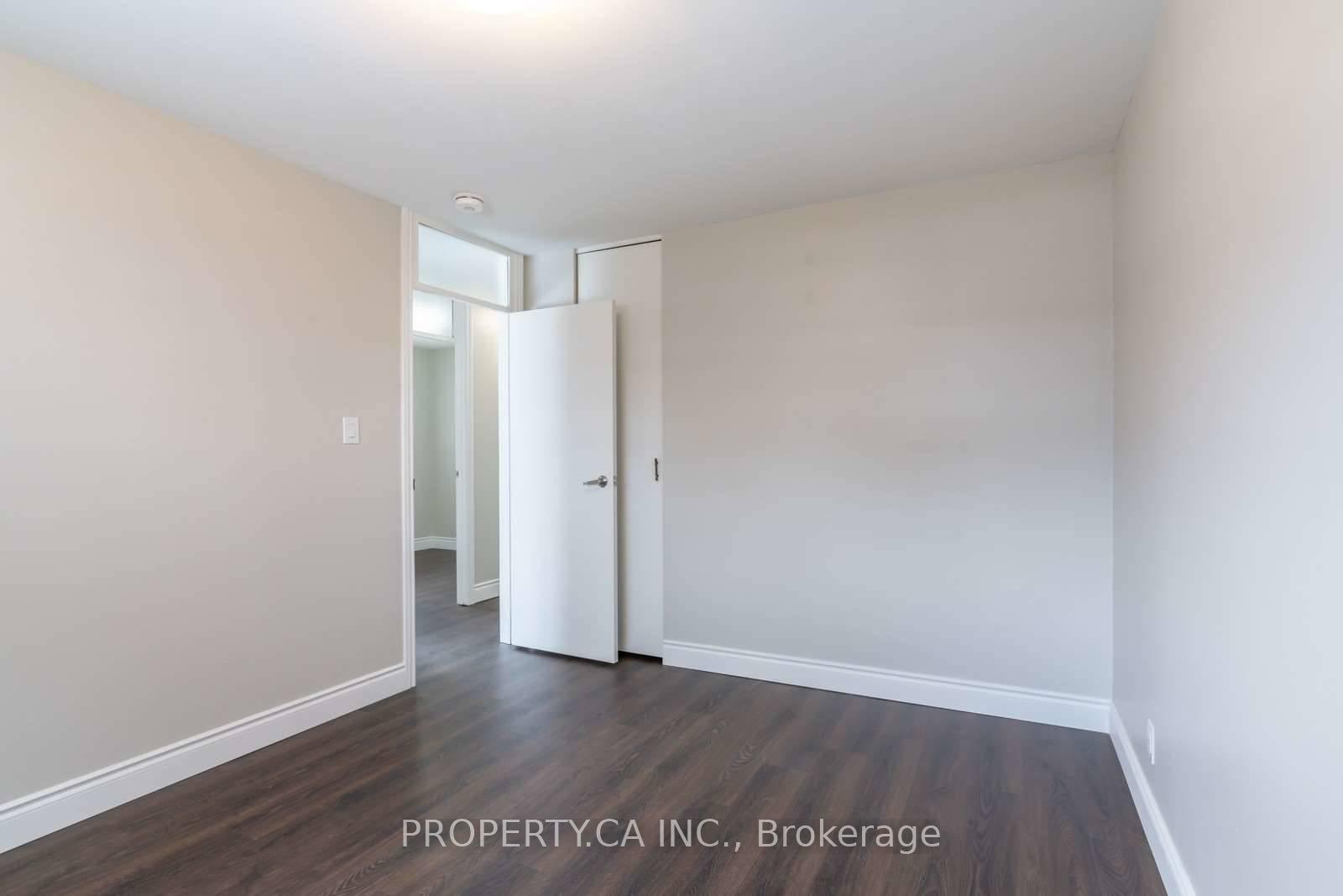 Photo 3 of 861 Krosno Boulevard, Pickering, Bay Ridges — HOMEH