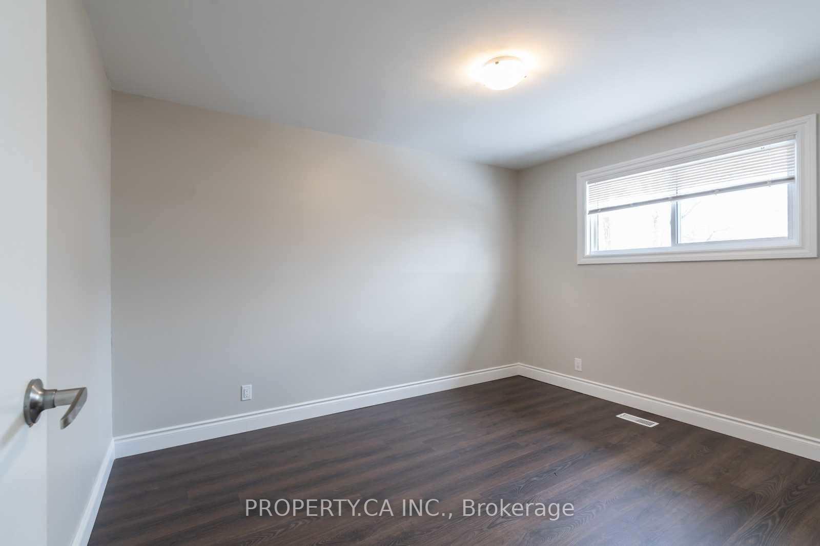 Photo 4 of 861 Krosno Boulevard, Pickering, Bay Ridges — HOMEH