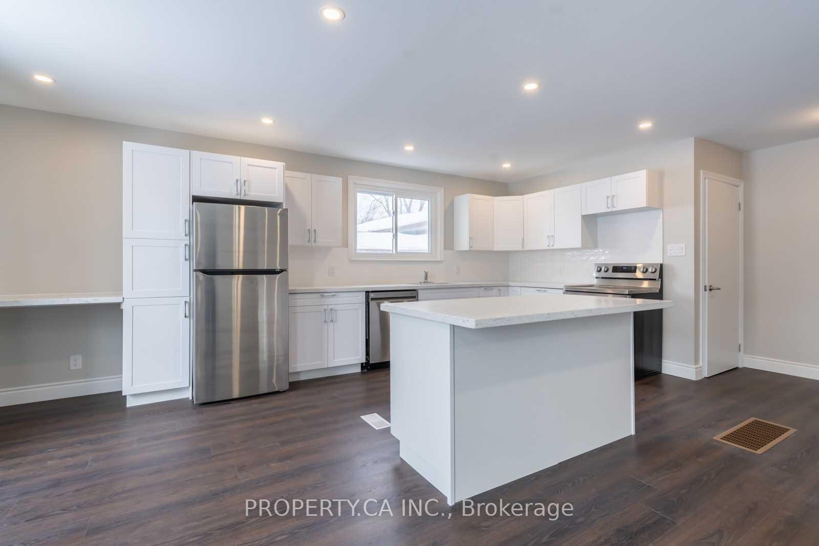 Photo 8 of 861 Krosno Boulevard, Pickering, Bay Ridges — HOMEH