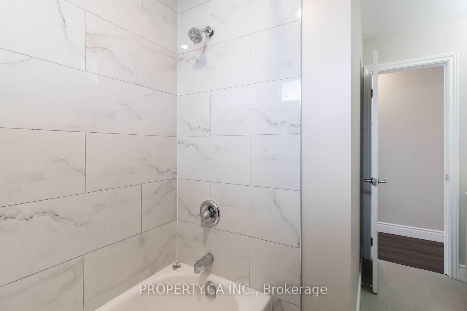 Photo 11 of 861 Krosno Boulevard, Pickering, Bay Ridges — HOMEH