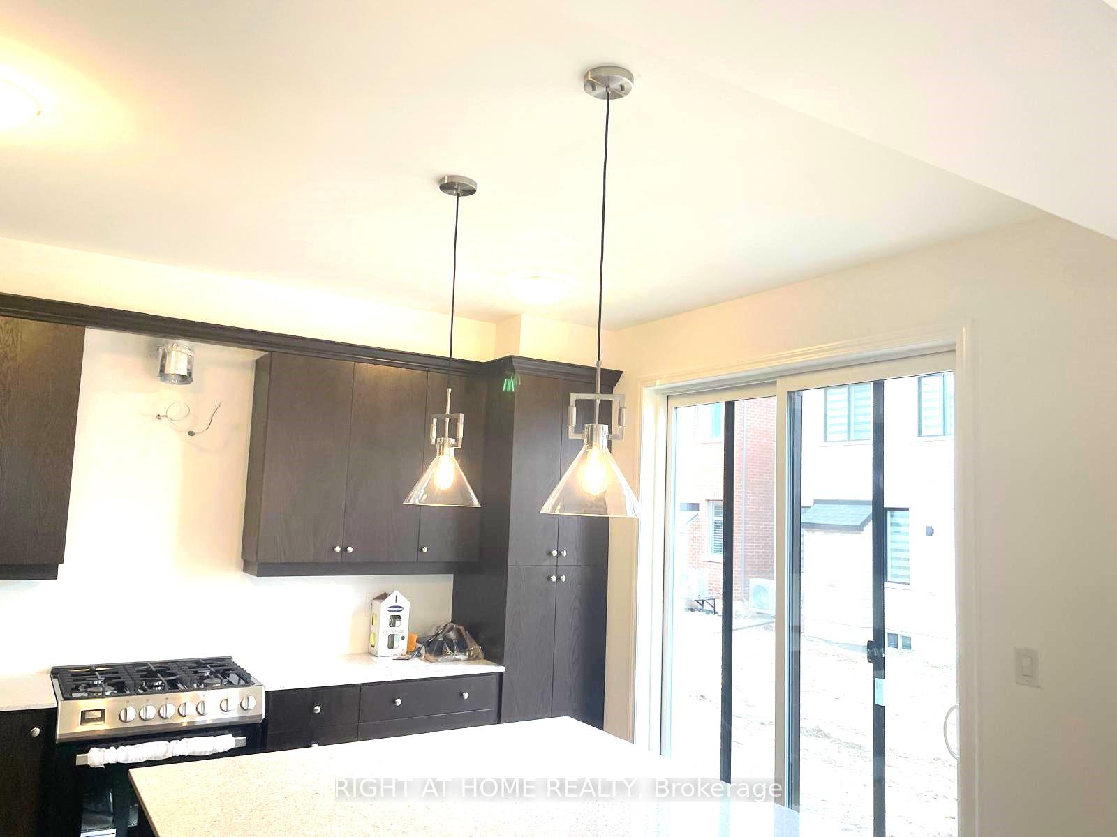 Photo 5 of 1331 Temperance Crescent, Milton, Bowes — HOMEH