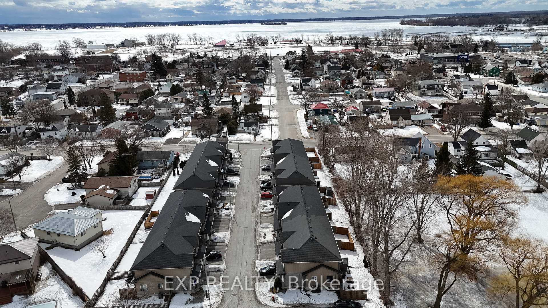 Photo 3 of 19 Nottingham Court, Quinte West, Trenton Ward — HOMEH