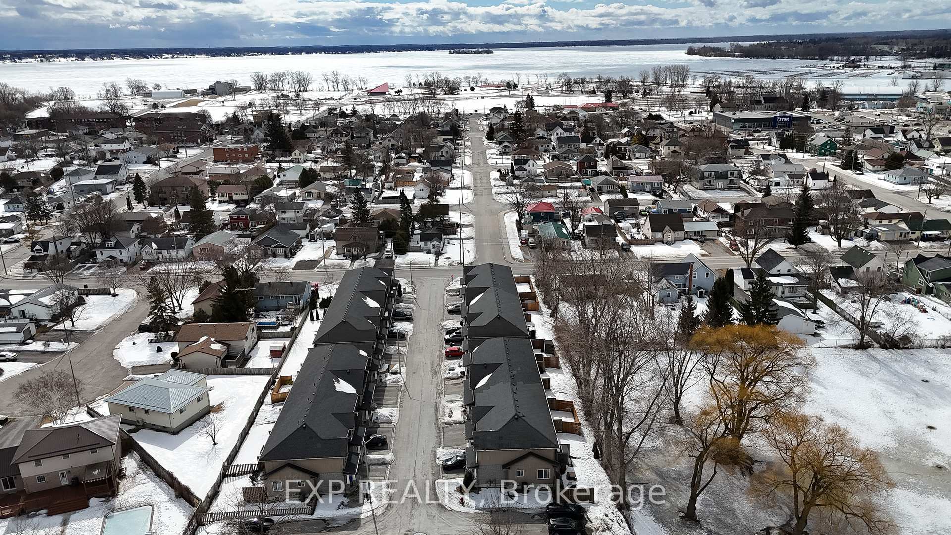 Photo 4 of 19 Nottingham Court, Quinte West, Trenton Ward — HOMEH