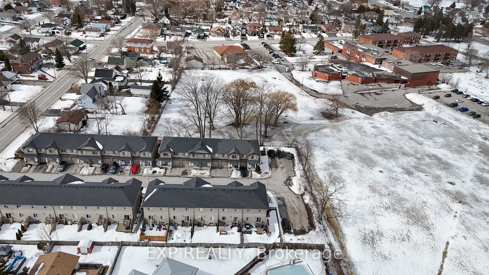 Photo 5 of 19 Nottingham Court, Quinte West, Trenton Ward — HOMEH