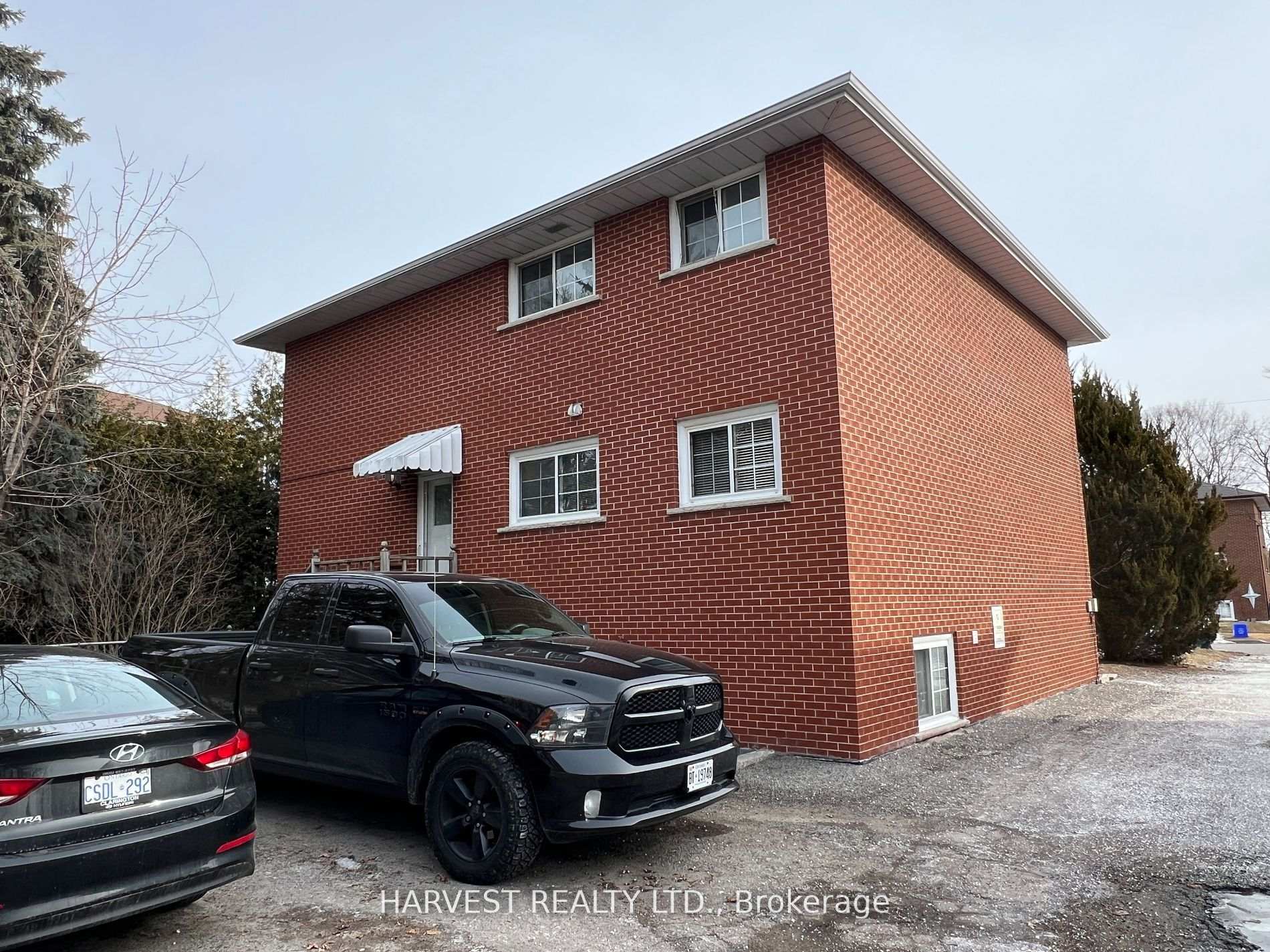 Photo 4 of Unit Unit 3, 326 Surrey Drive, Oshawa, Eastdale — HOMEH