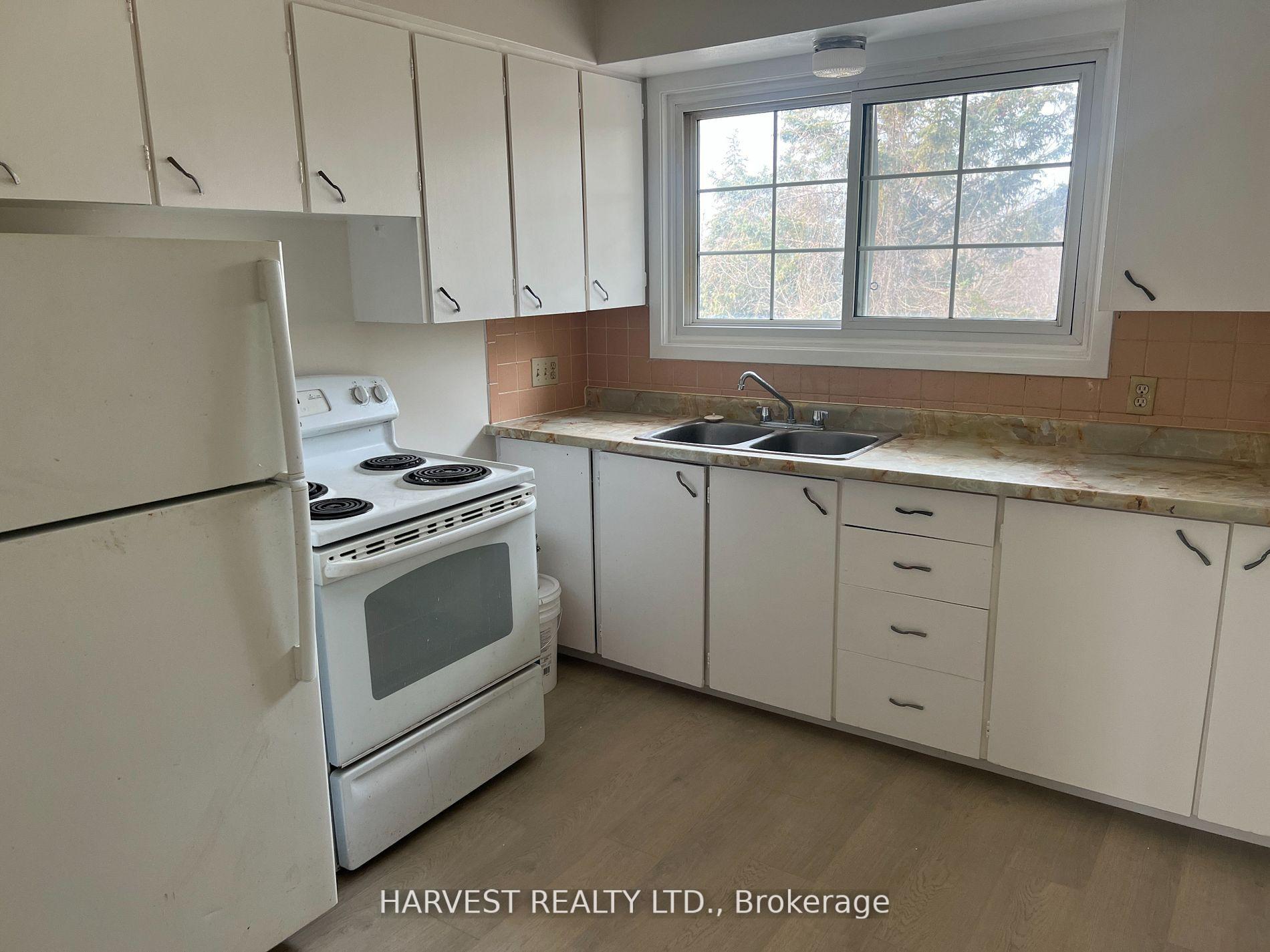 Photo 13 of Unit Unit 3, 326 Surrey Drive, Oshawa, Eastdale — HOMEH