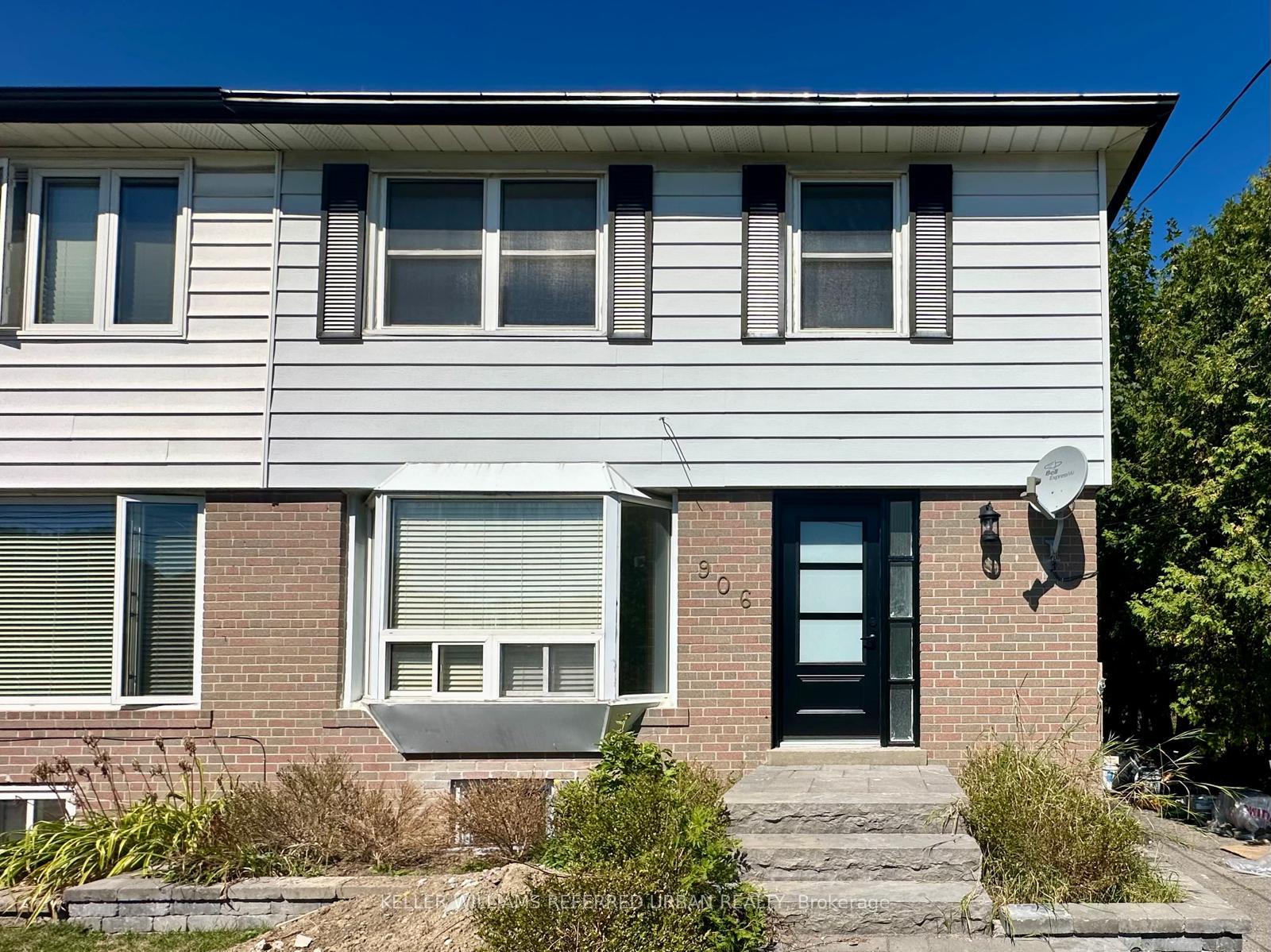 Front of Unit MAIN, 906 Marinet Crescent