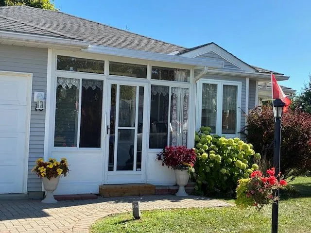 Photo 1 of 10 Reynolds Place W, Prince Edward County, Wellington Ward — HOMEH