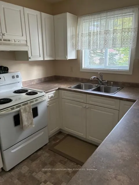 Photo 13 of 10 Reynolds Place W, Prince Edward County, Wellington Ward — HOMEH