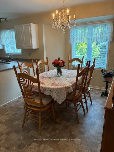 Photo 15 of 10 Reynolds Place W, Prince Edward County, Wellington Ward — HOMEH