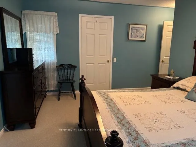 Photo 25 of 10 Reynolds Place W, Prince Edward County, Wellington Ward — HOMEH
