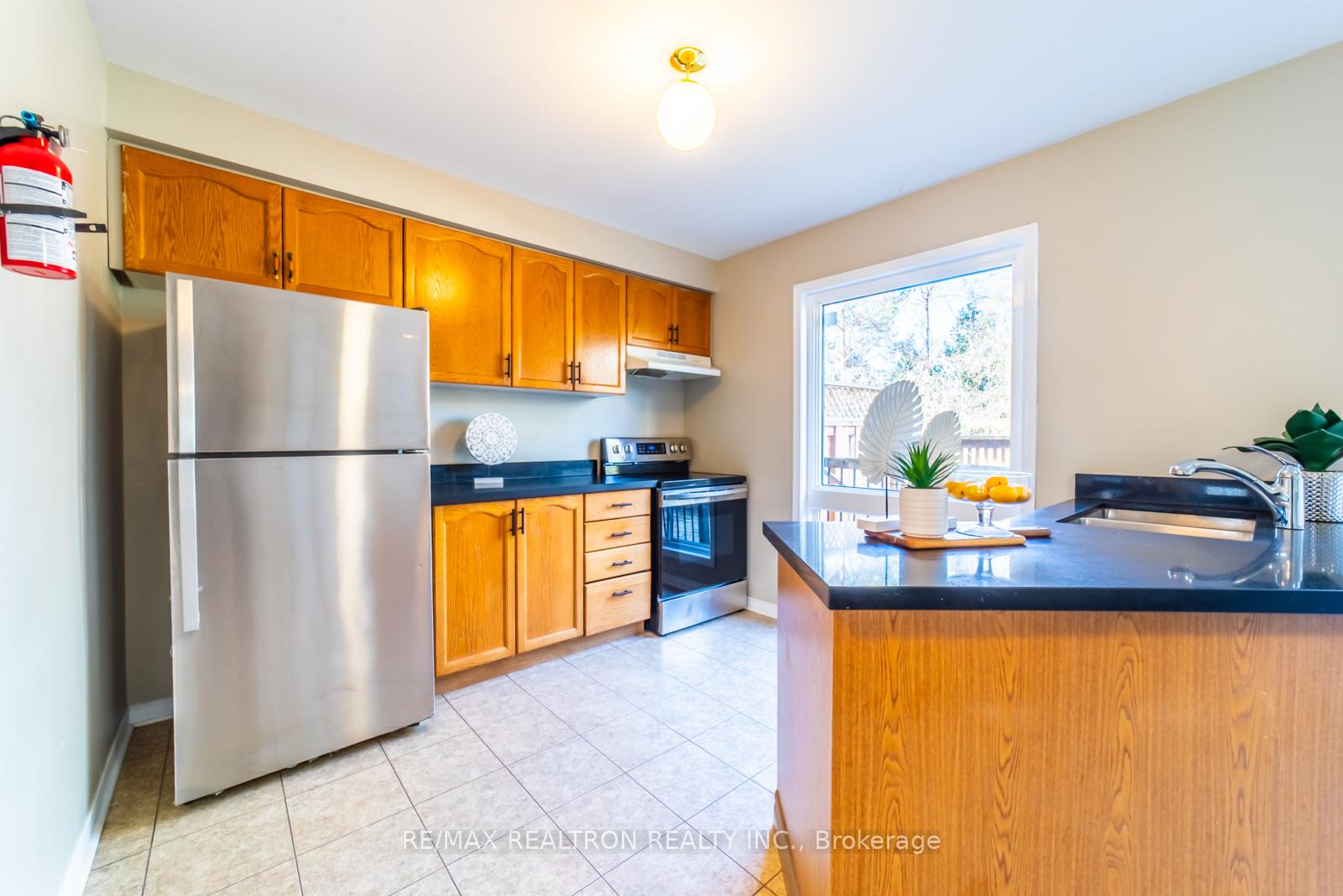 Photo 10 of 1891 Dalhousie Crescent, Oshawa, Samac — HOMEH