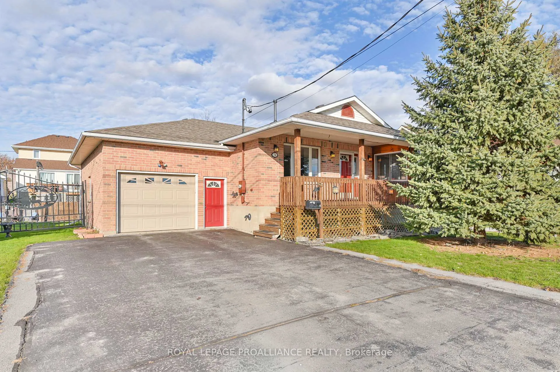Photo 3 of 74 Bay Street, Quinte West, Trenton Ward — HOMEH