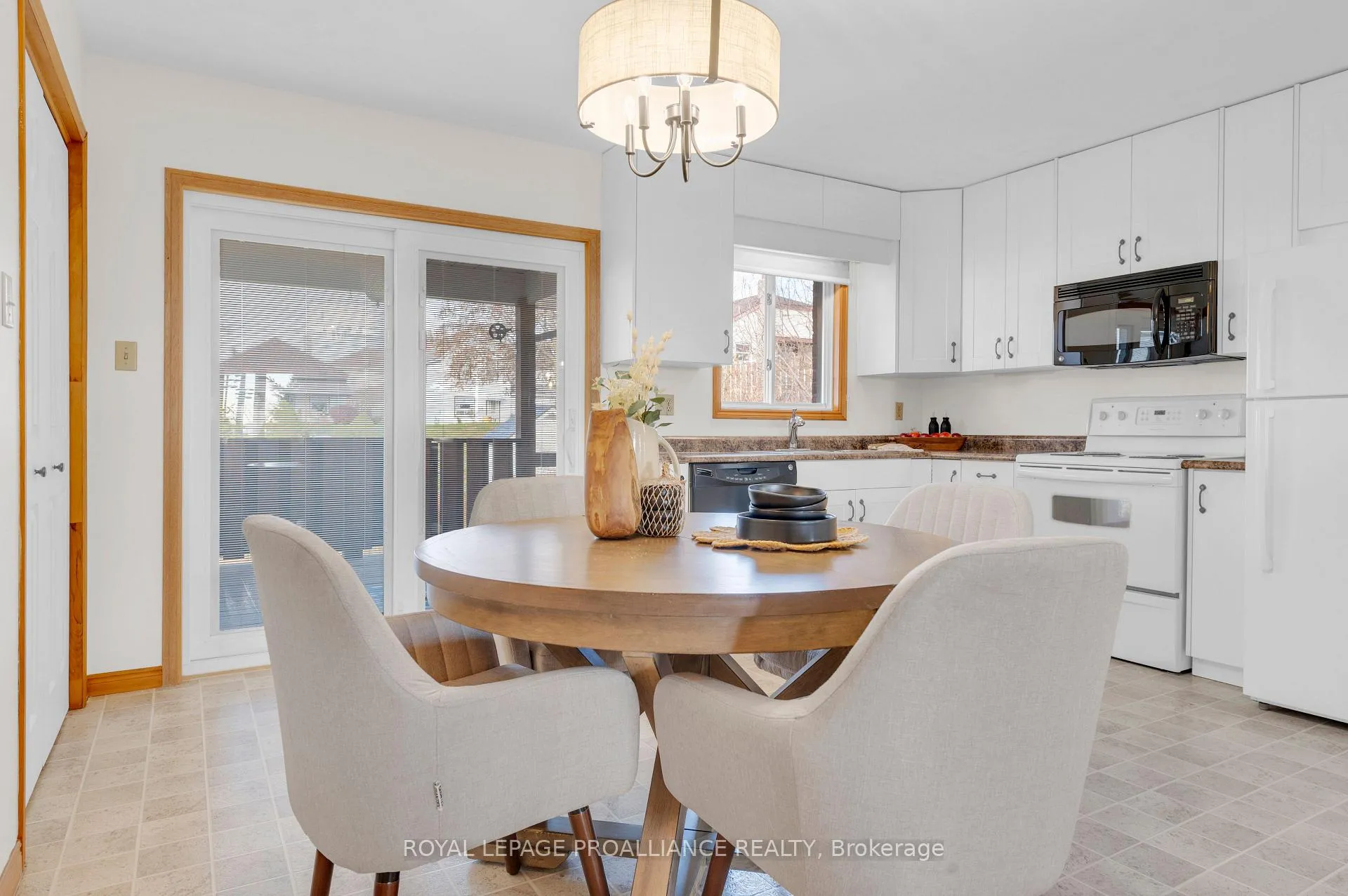 Photo 14 of 74 Bay Street, Quinte West, Trenton Ward — HOMEH