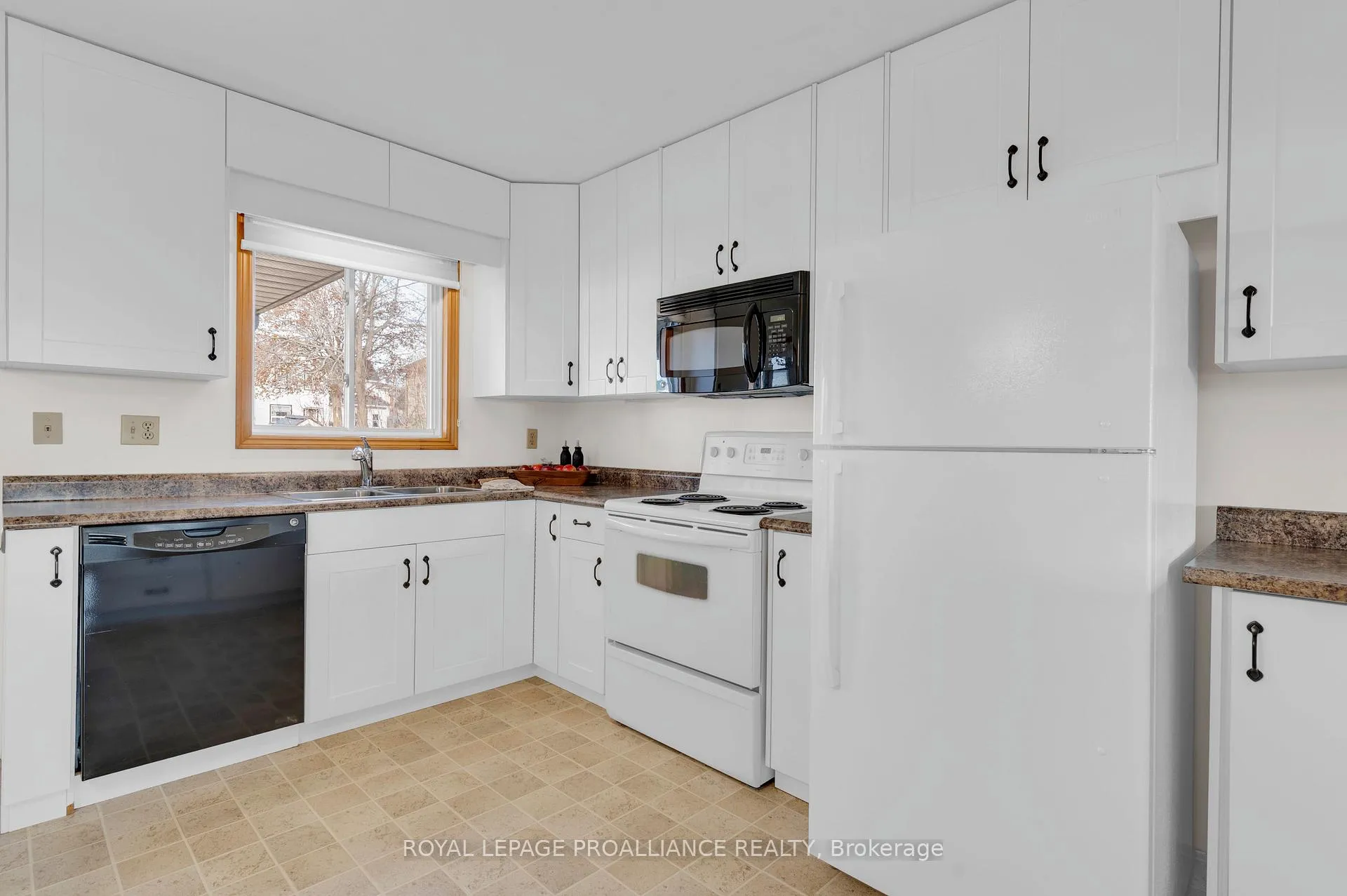 Photo 15 of 74 Bay Street, Quinte West, Trenton Ward — HOMEH