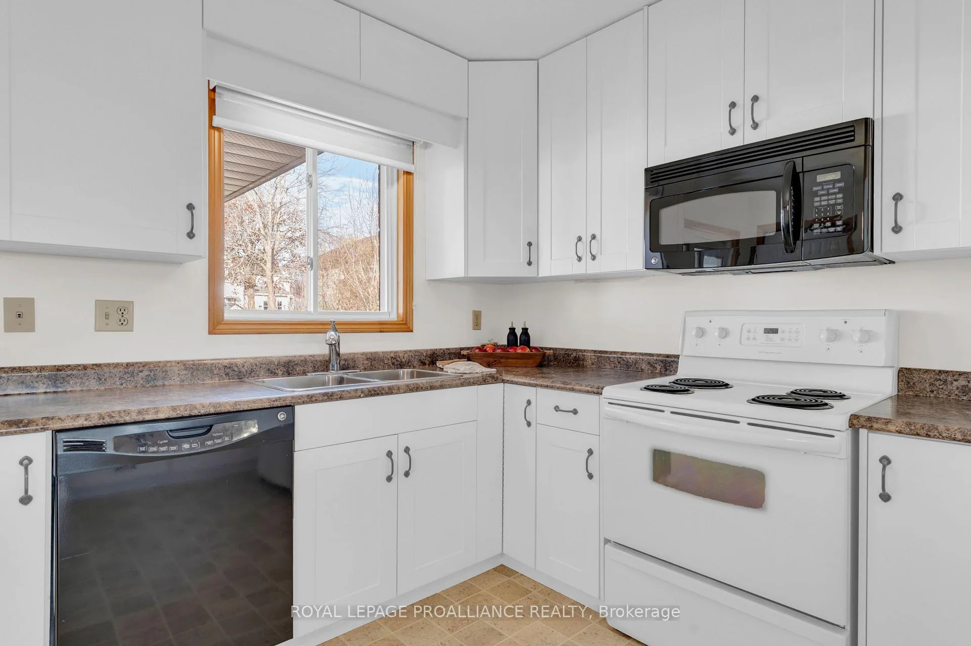 Photo 16 of 74 Bay Street, Quinte West, Trenton Ward — HOMEH