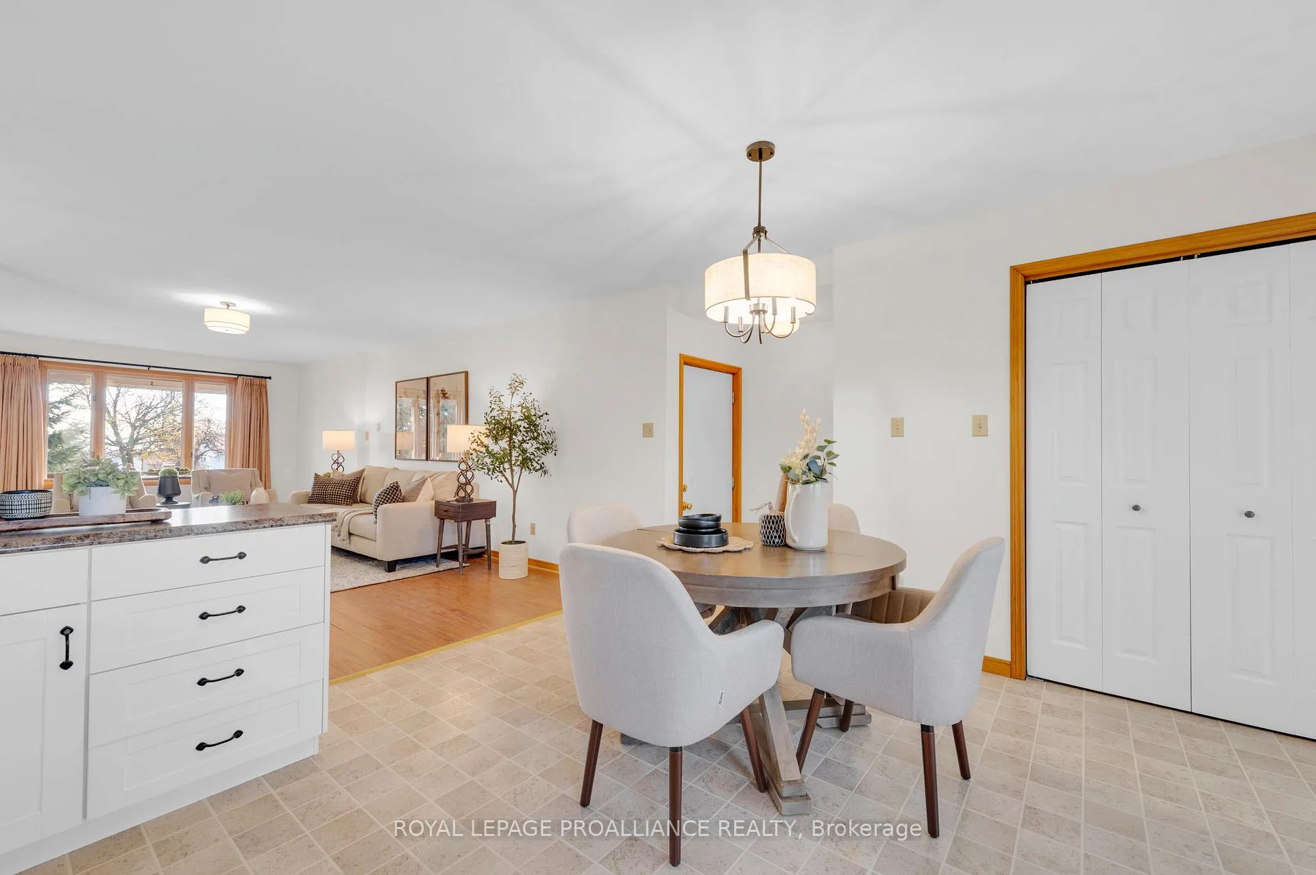 Photo 17 of 74 Bay Street, Quinte West, Trenton Ward — HOMEH