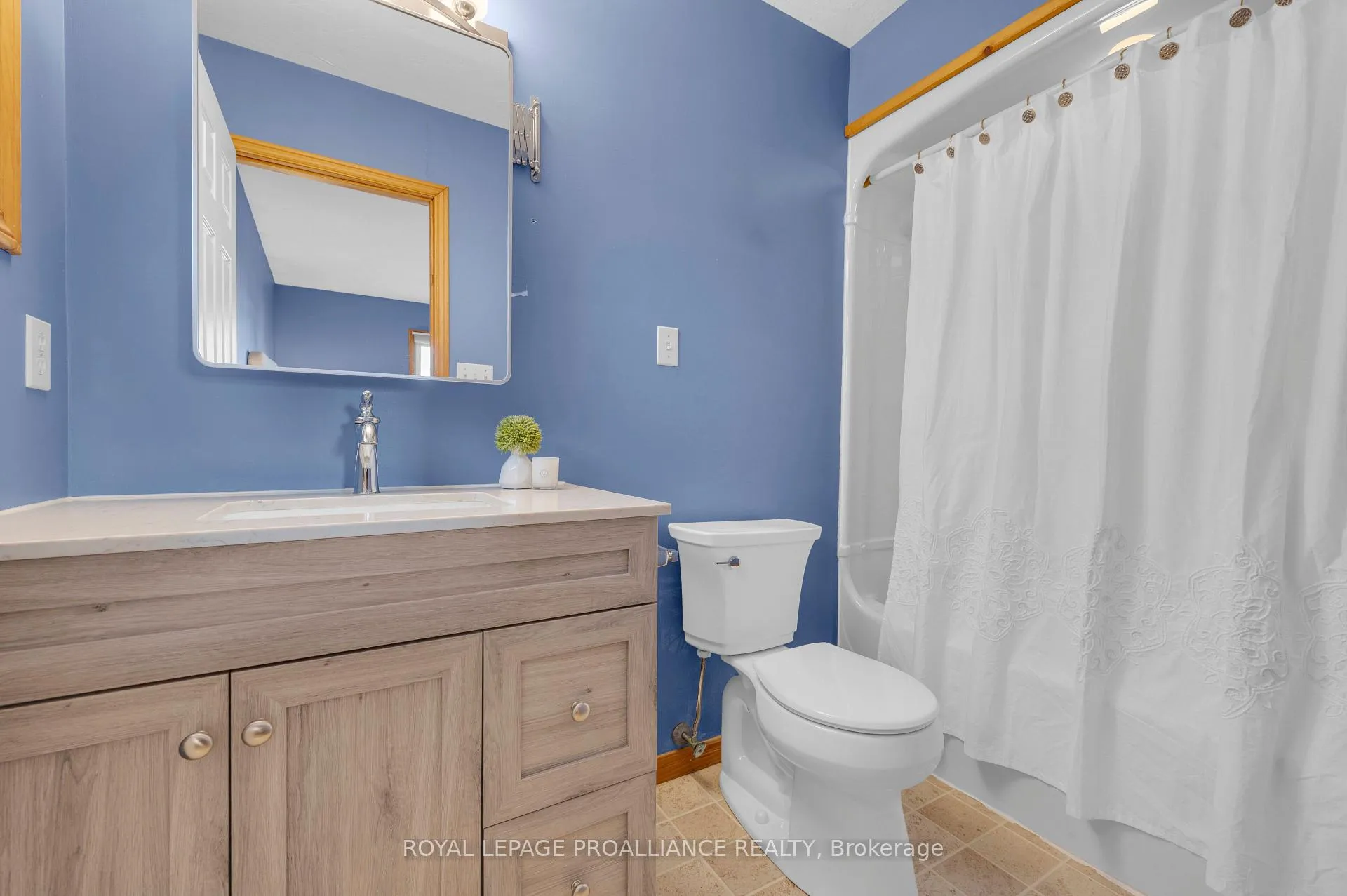 Photo 20 of 74 Bay Street, Quinte West, Trenton Ward — HOMEH