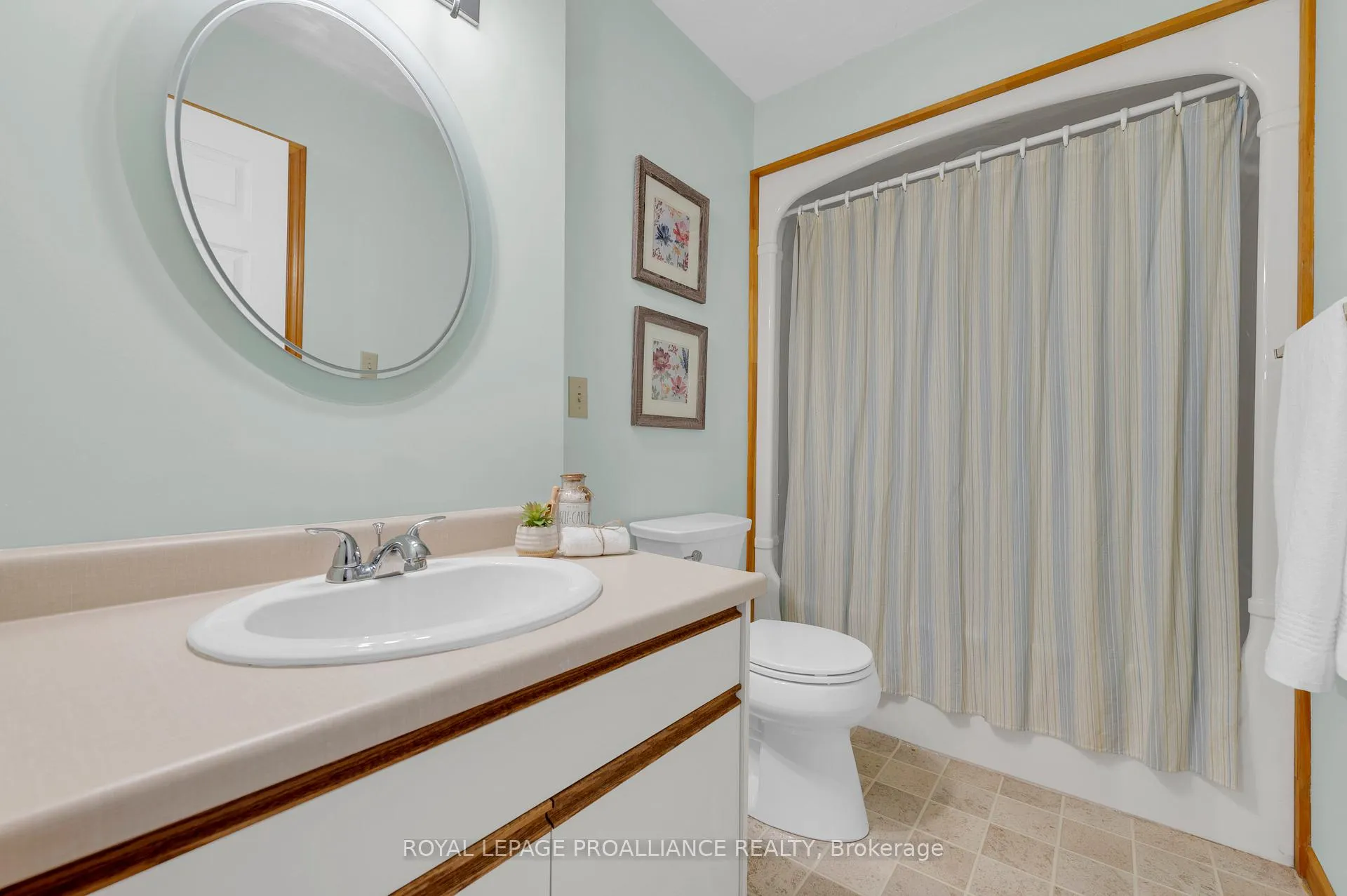 Photo 21 of 74 Bay Street, Quinte West, Trenton Ward — HOMEH