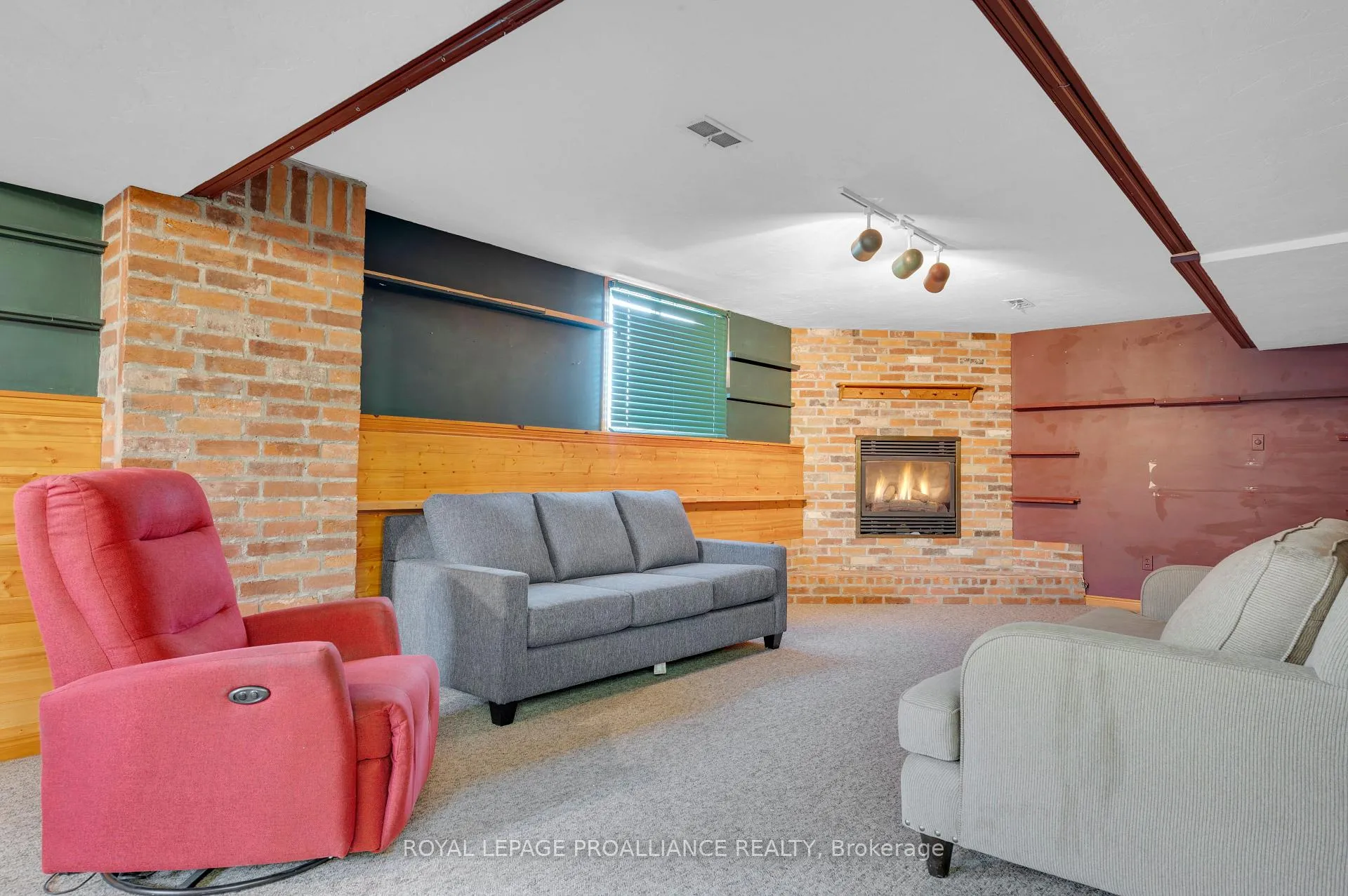 Photo 29 of 74 Bay Street, Quinte West, Trenton Ward — HOMEH