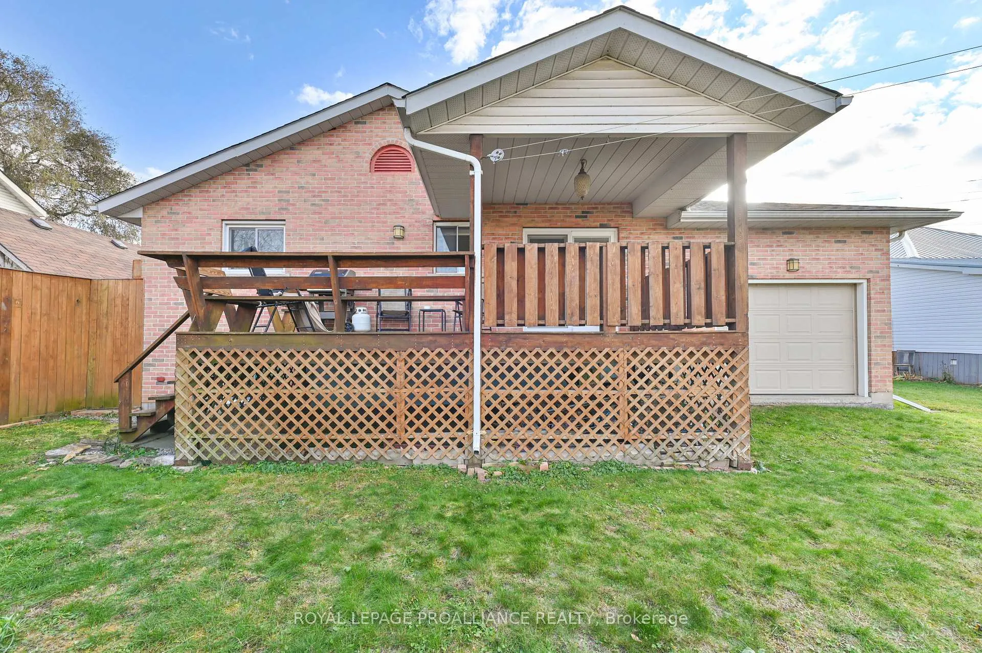 Photo 35 of 74 Bay Street, Quinte West, Trenton Ward — HOMEH
