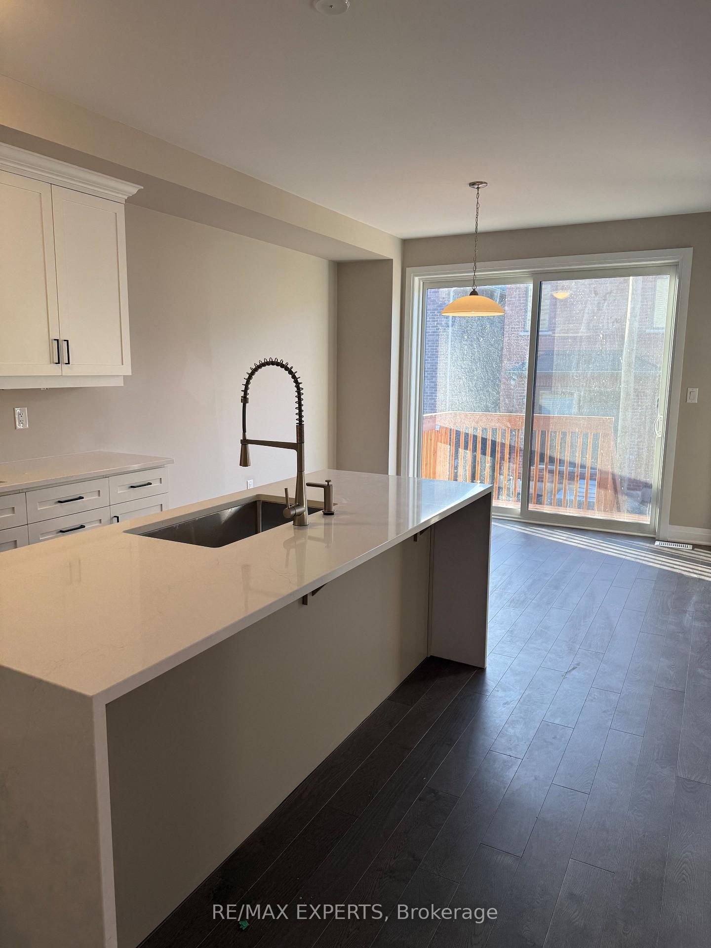 Photo 5 of 1263 Temperance Crescent, Milton, Bowes — HOMEH