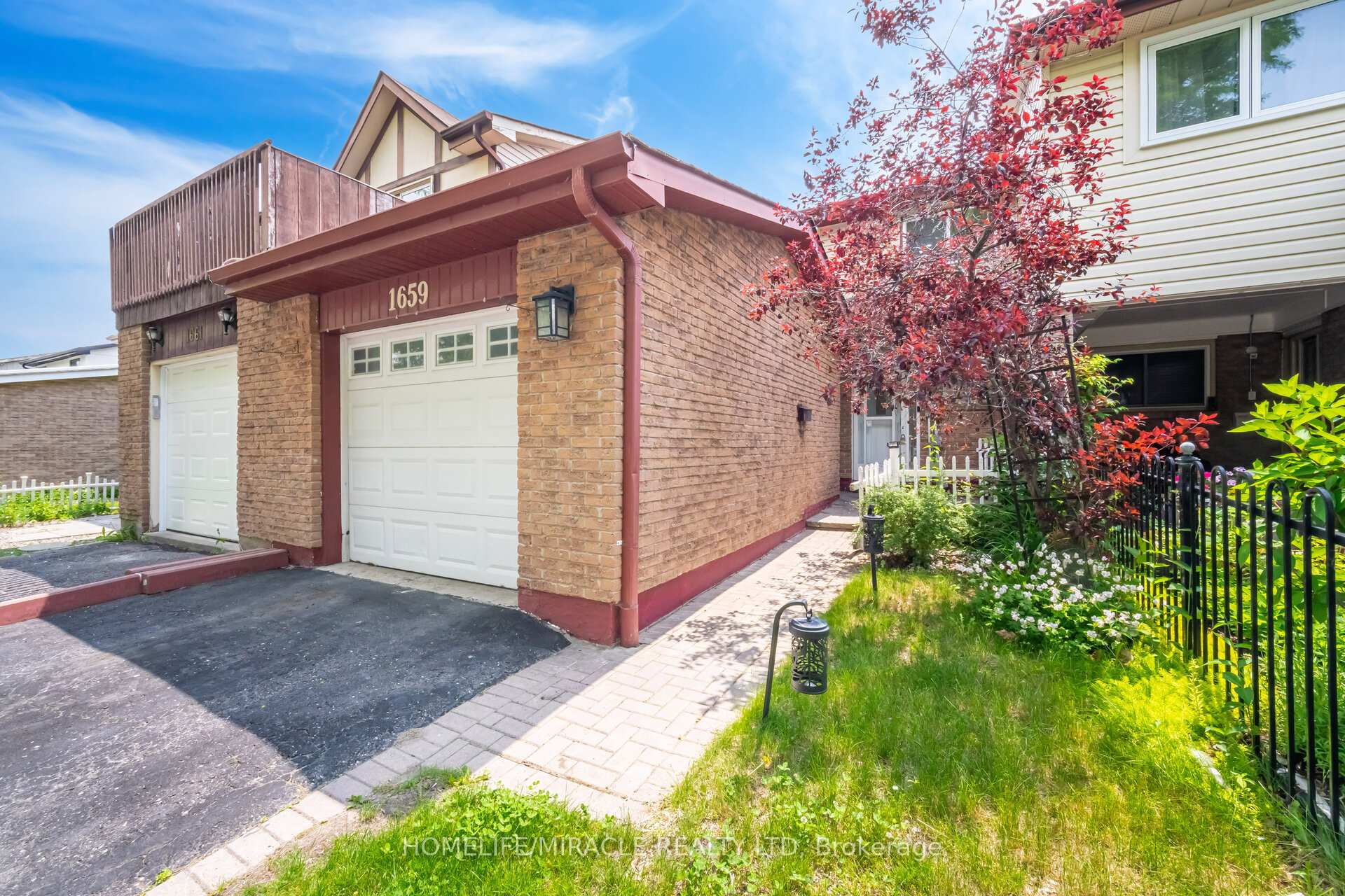 Photo 4 of 1659 Dreyber Court, Pickering, Village East — HOMEH