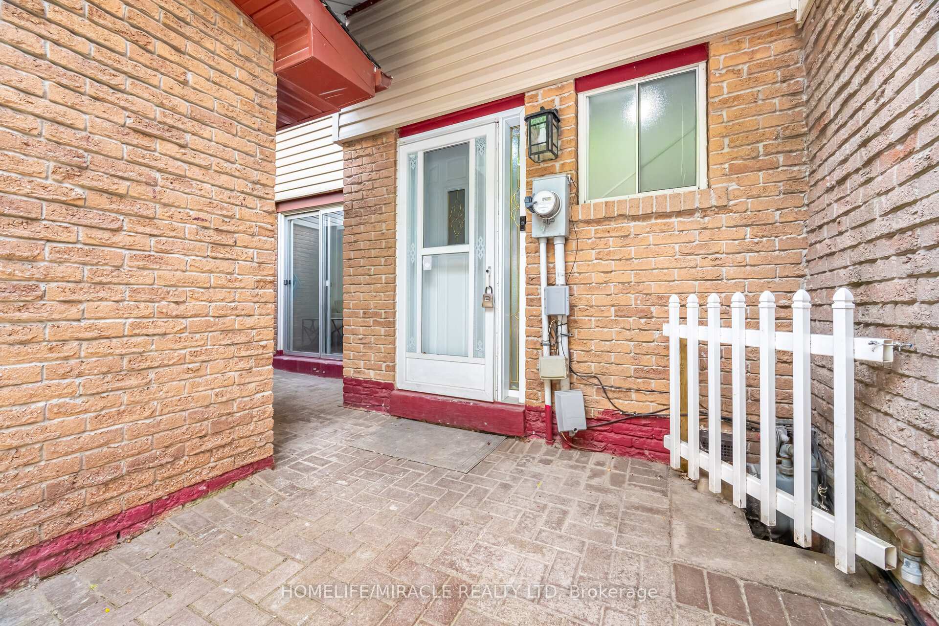 Photo 5 of 1659 Dreyber Court, Pickering, Village East — HOMEH