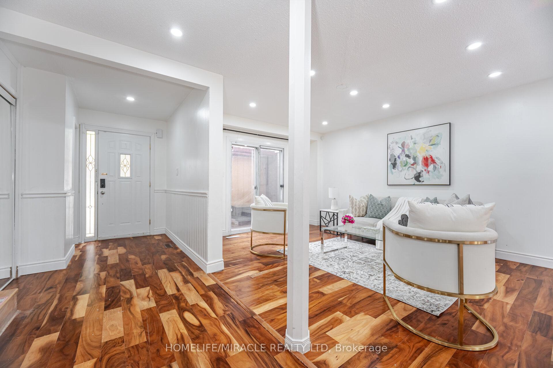 Photo 10 of 1659 Dreyber Court, Pickering, Village East — HOMEH