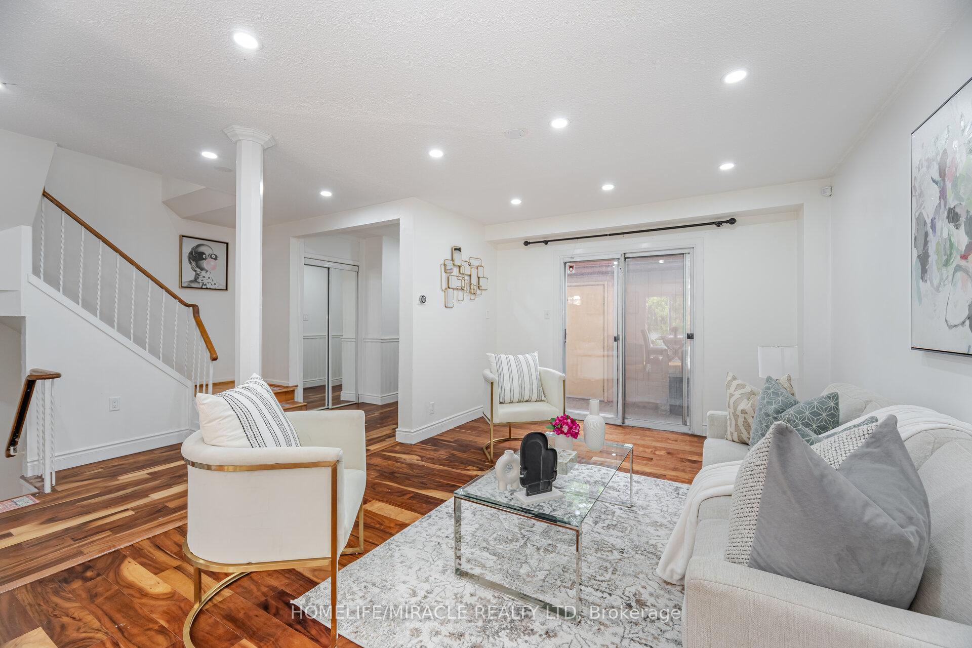 Photo 11 of 1659 Dreyber Court, Pickering, Village East — HOMEH