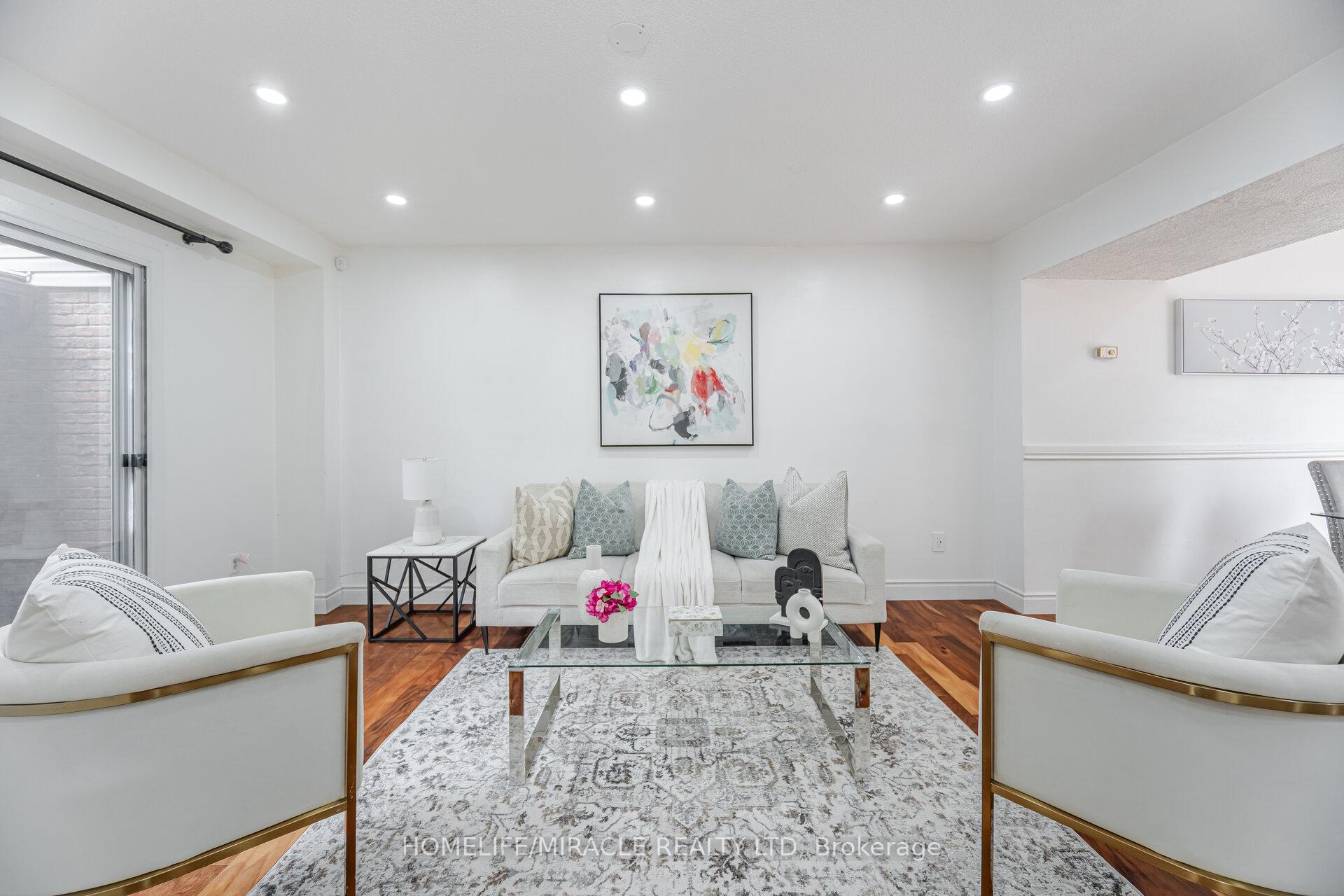 Photo 12 of 1659 Dreyber Court, Pickering, Village East — HOMEH