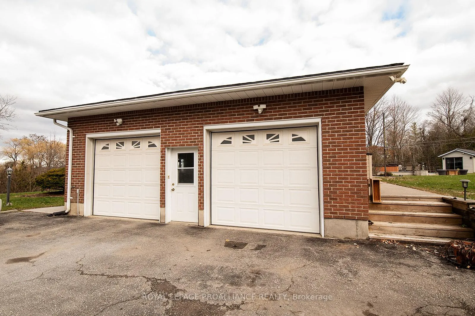 Photo 5 of 31 Nobes Road, Quinte West, Sidney Ward — HOMEH