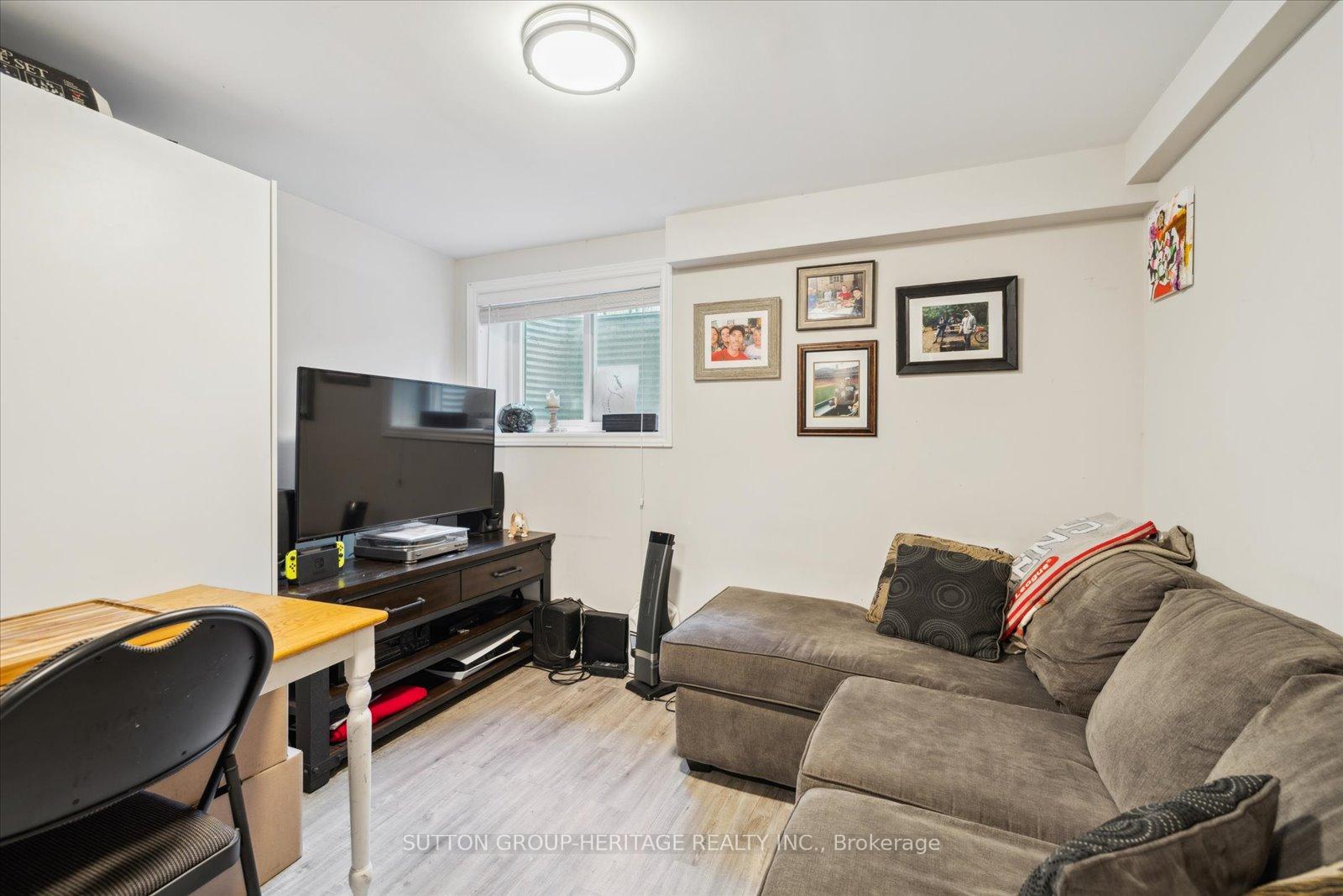 Photo 40 of 1061 Rowntree Crescent, Pickering, Liverpool — HOMEH