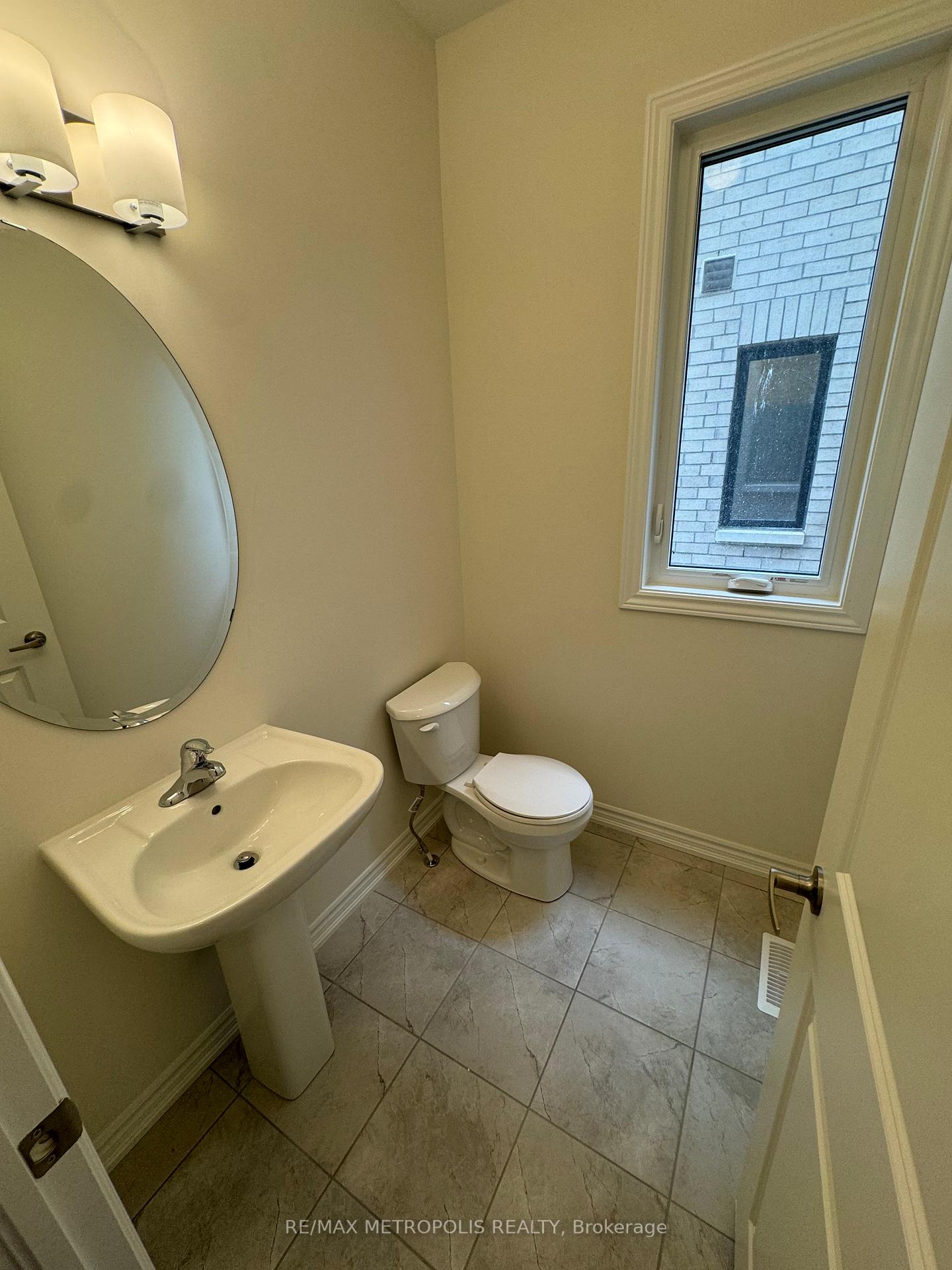Photo 5 of 1089 Pisces Trail, Pickering, Rural Pickering — HOMEH