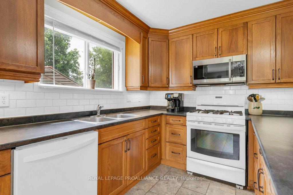 Photo 10 of 255 Huffman Road, Quinte West, Murray Ward — HOMEH