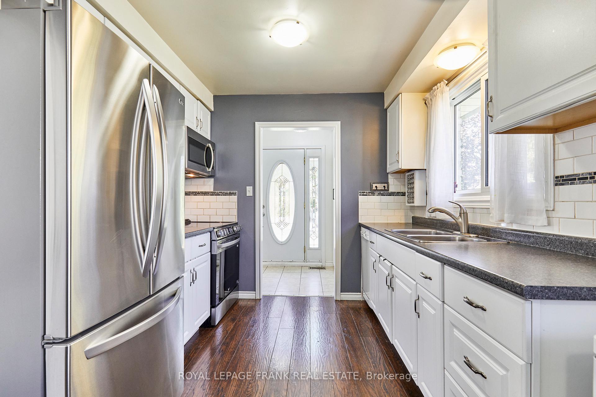 Photo 13 of 733 Clifton Drive, Oshawa, Centennial — HOMEH