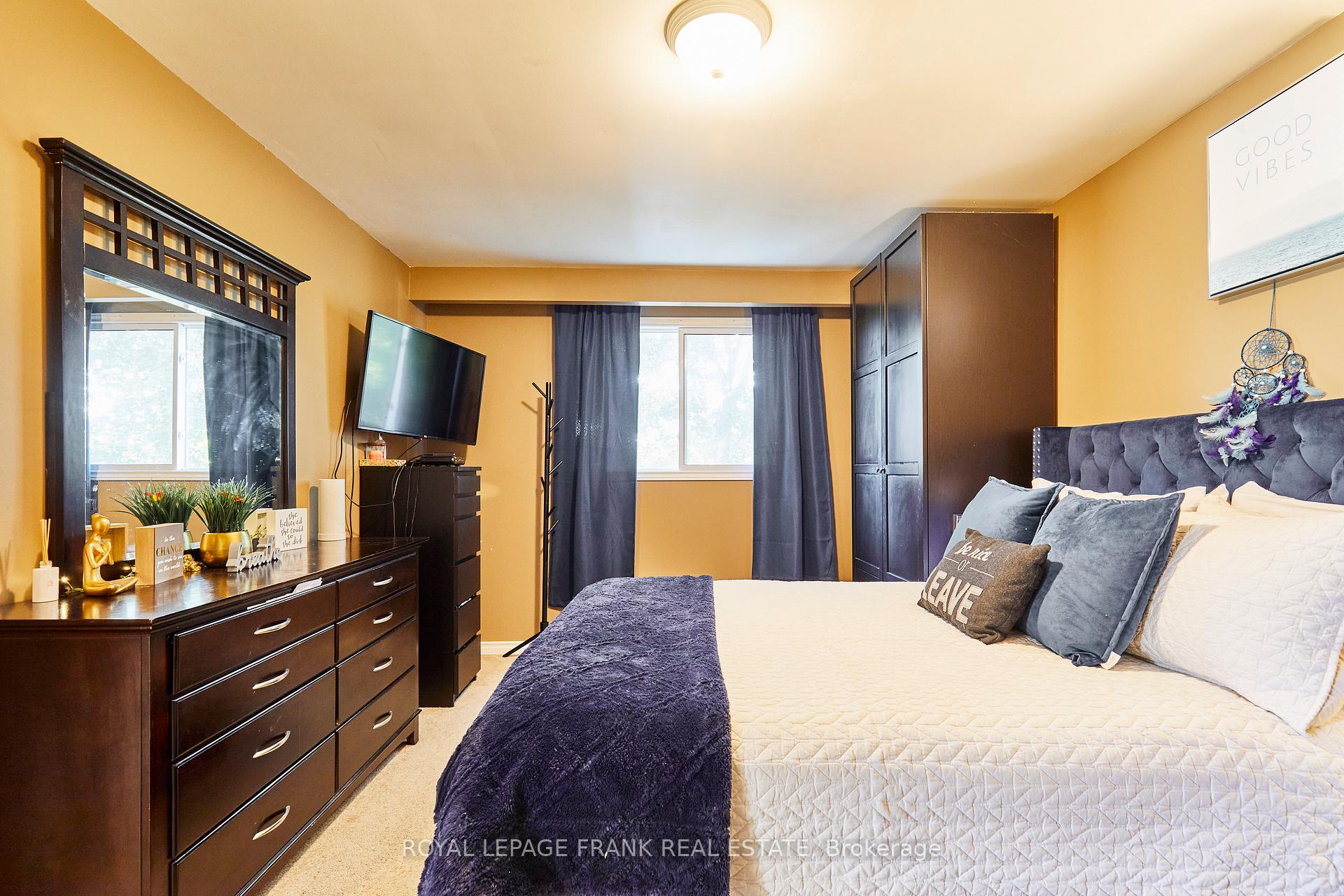 Photo 17 of 733 Clifton Drive, Oshawa, Centennial — HOMEH