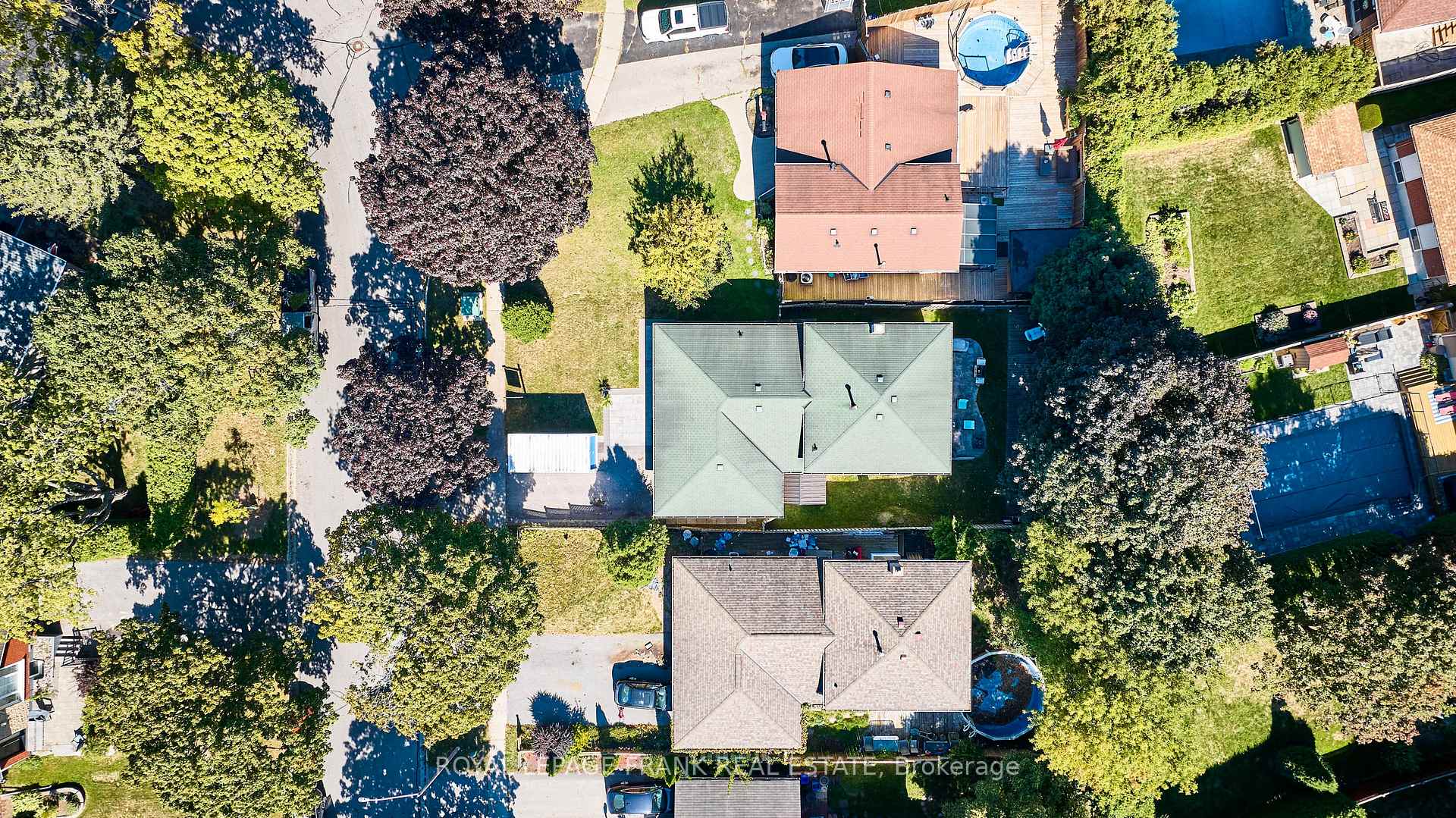 Photo 44 of 733 Clifton Drive, Oshawa, Centennial — HOMEH