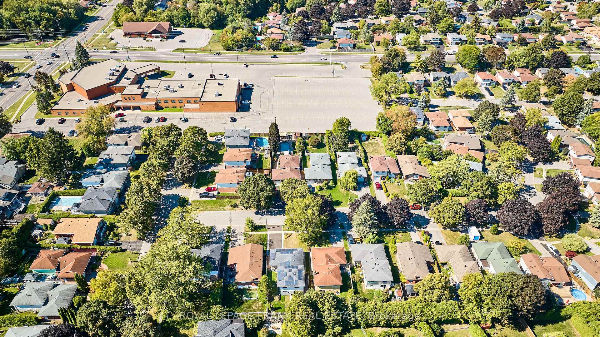 Photo 48 of 733 Clifton Drive, Oshawa, Centennial — HOMEH