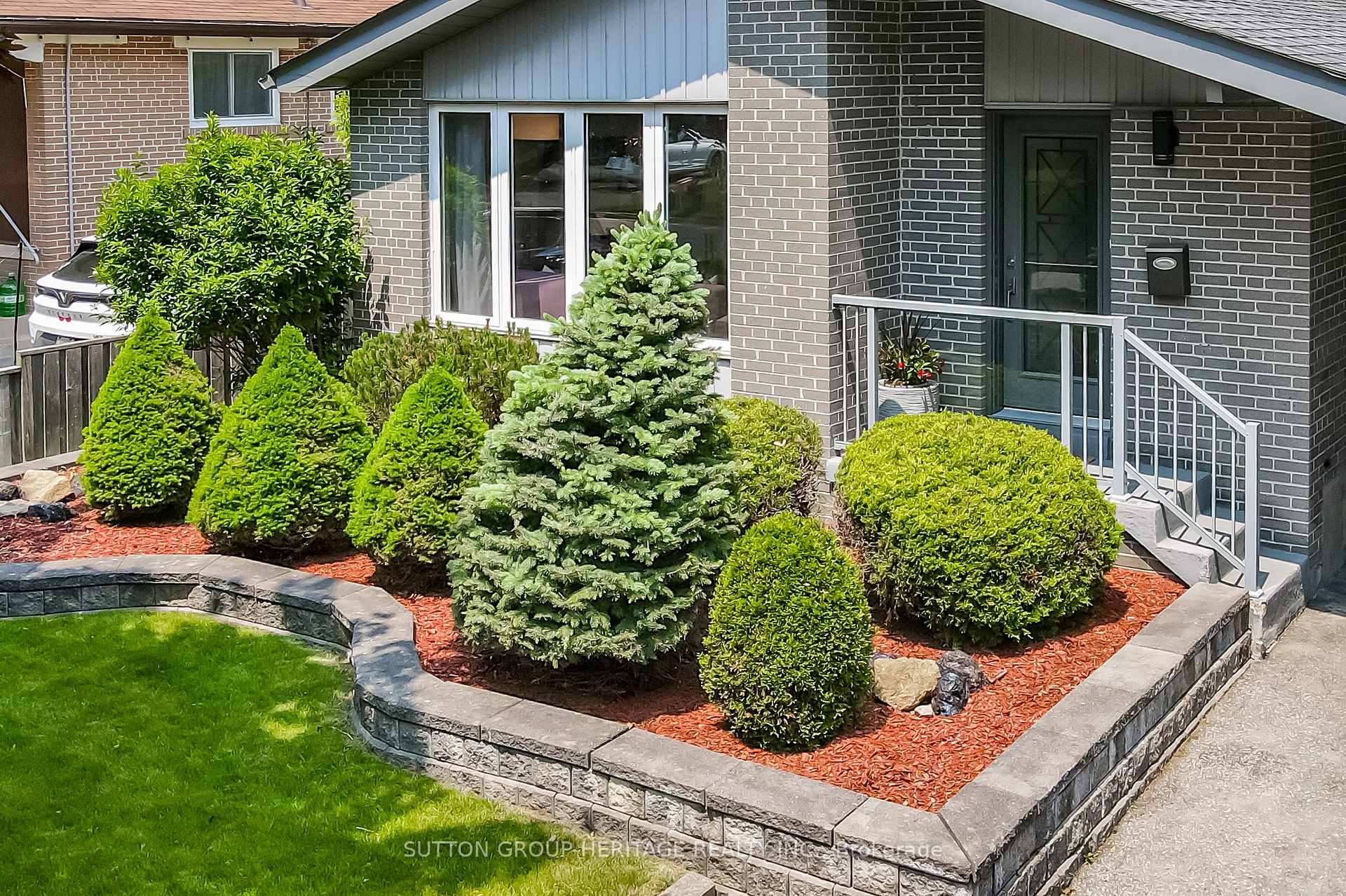 Photo 2 of 1406 Colmar Avenue, Pickering, Bay Ridges — HOMEH