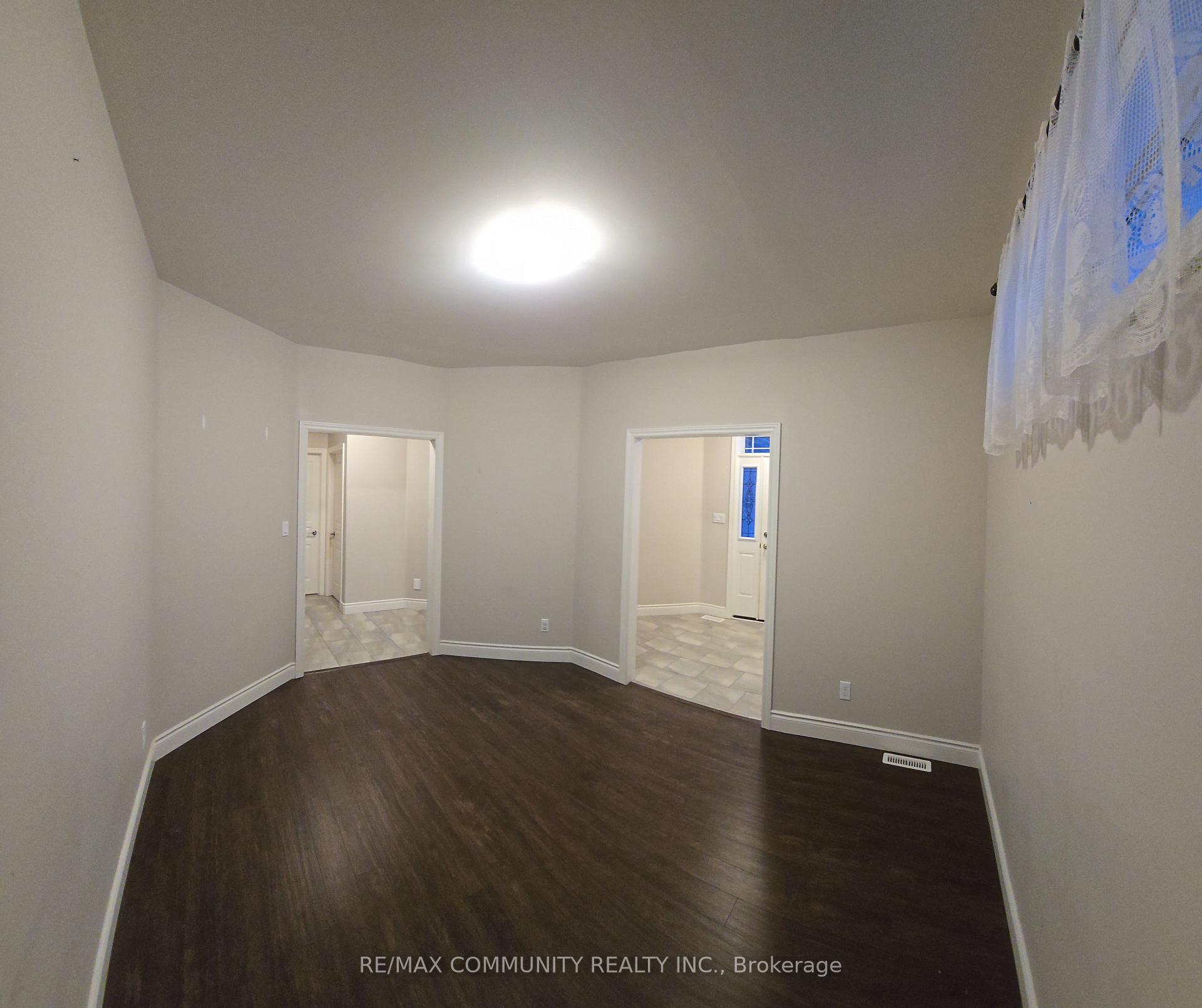 Photo 3 of 33 Stonecrest Boulevard, Quinte West, Sidney Ward — HOMEH