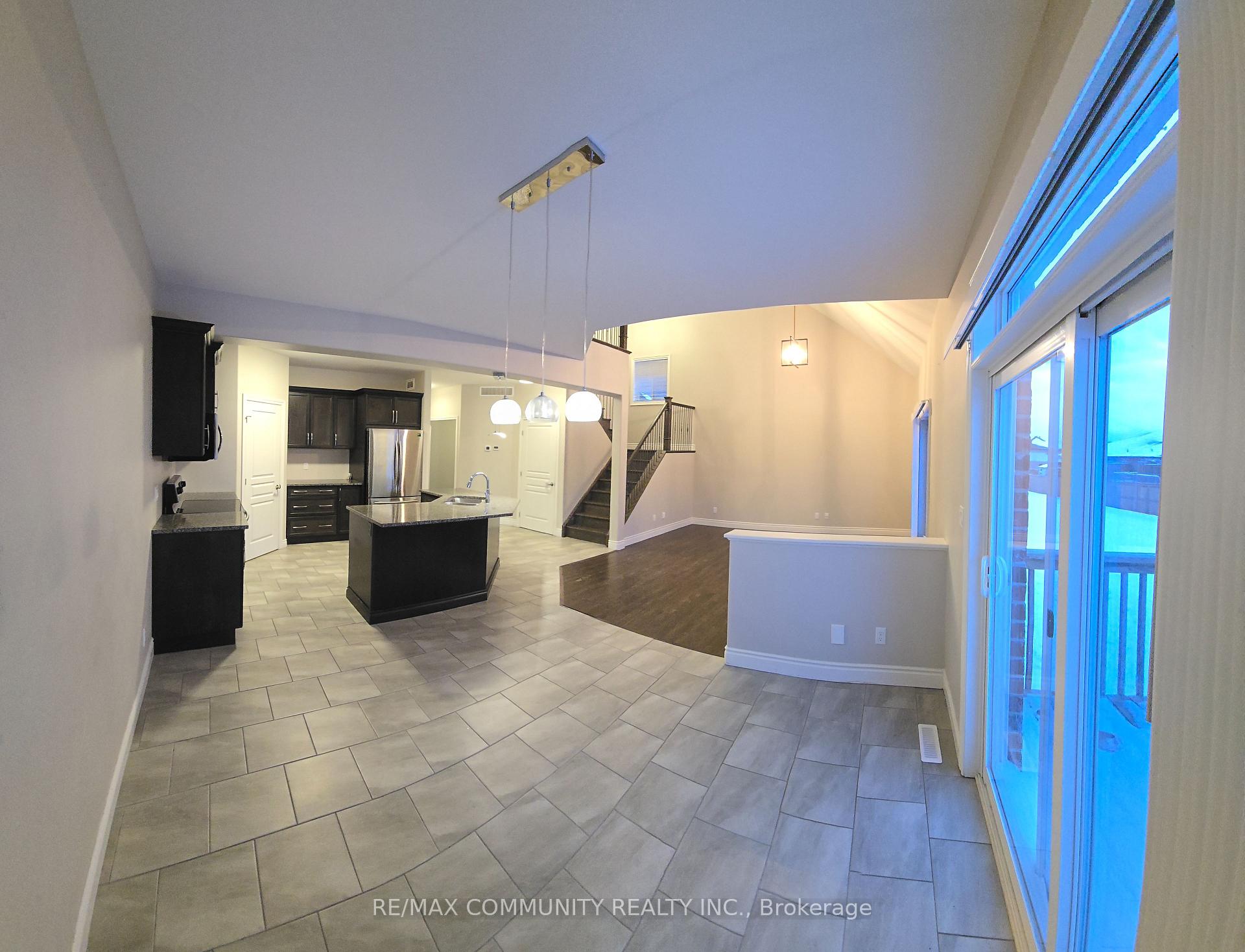 Photo 4 of 33 Stonecrest Boulevard, Quinte West, Sidney Ward — HOMEH