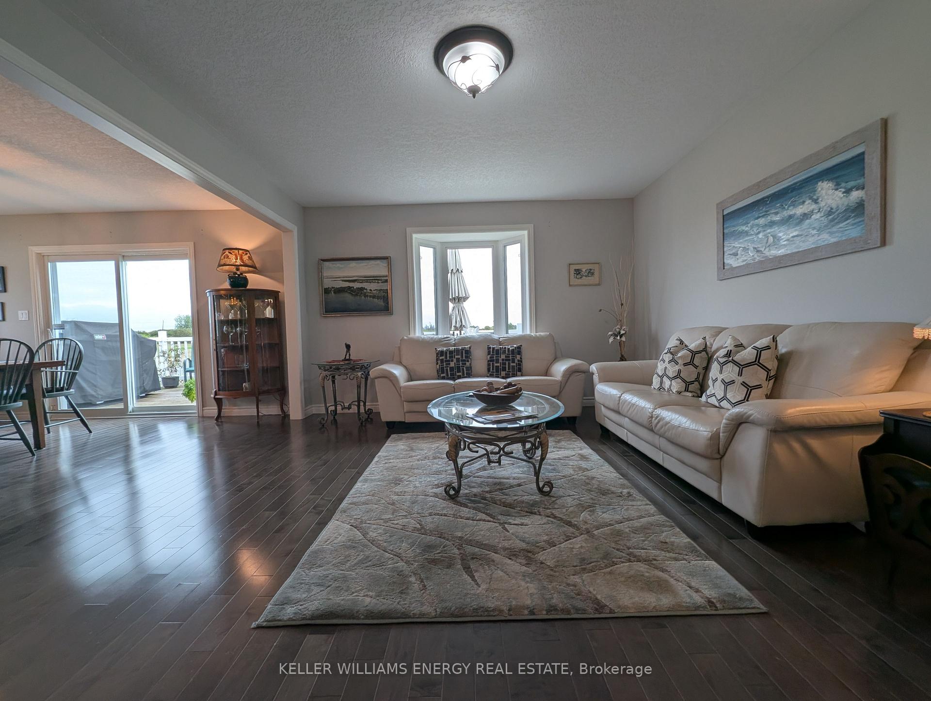Photo 8 of 34 Mount Grove Crescent, Prince Edward County, Hallowell Ward — HOMEH