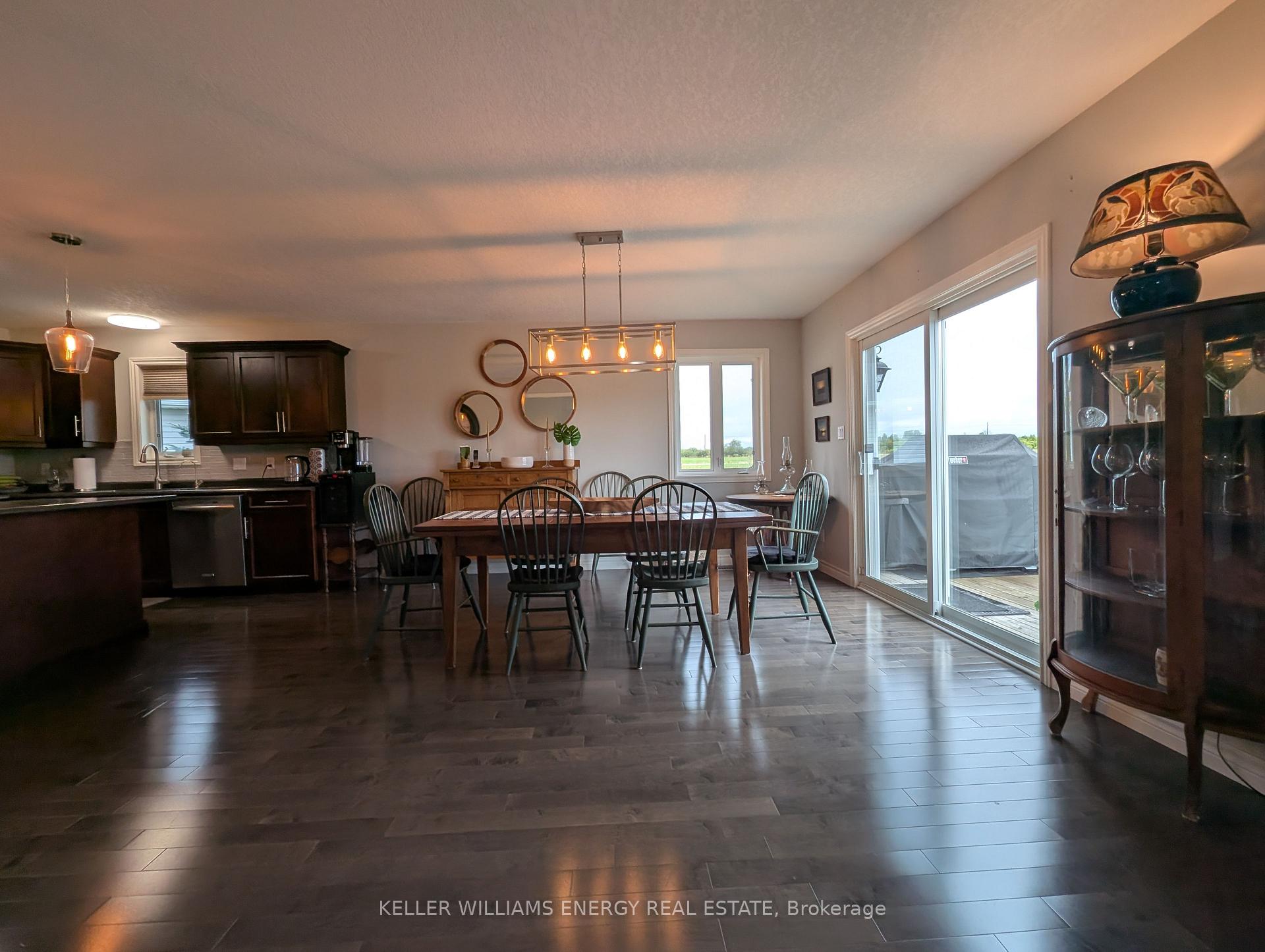 Photo 12 of 34 Mount Grove Crescent, Prince Edward County, Hallowell Ward — HOMEH